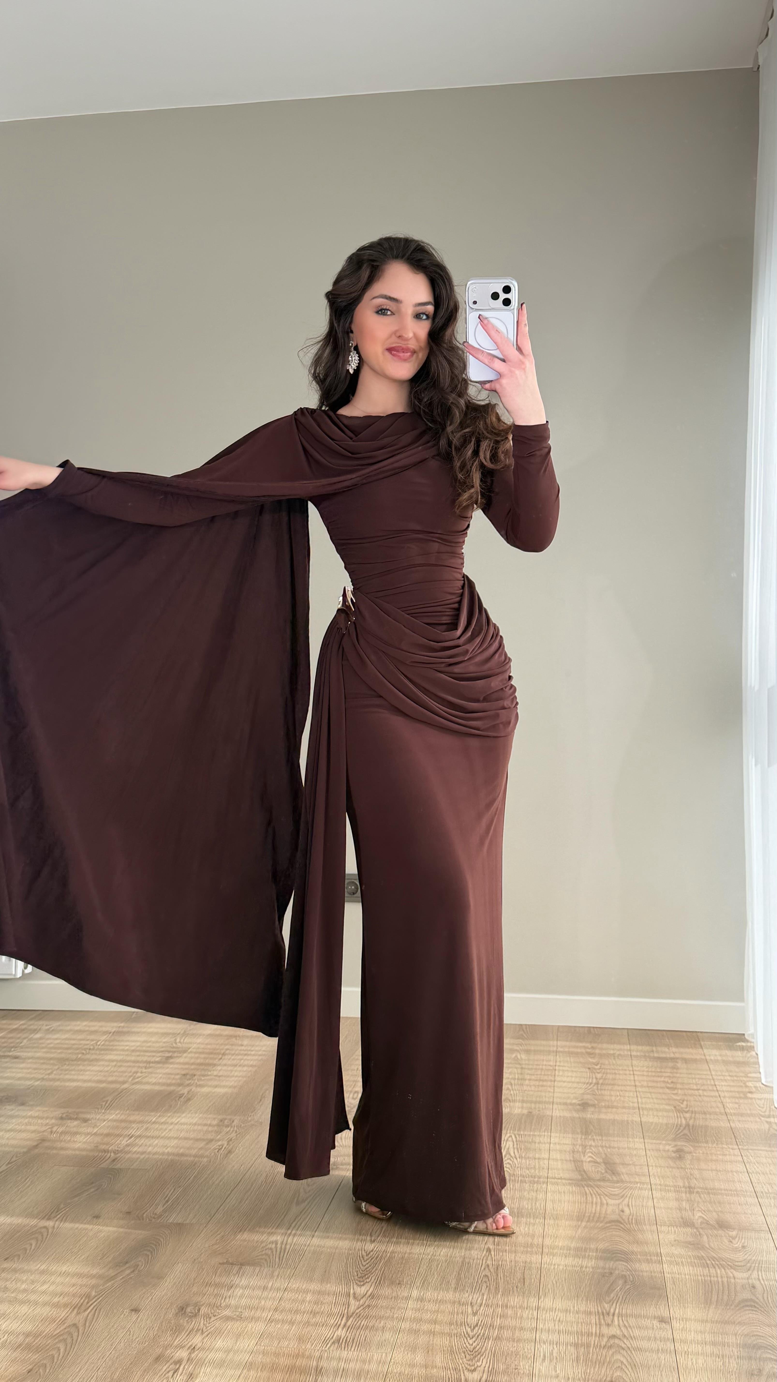 Melisandre Omuz Kuşaklı Elbise Kahverengi