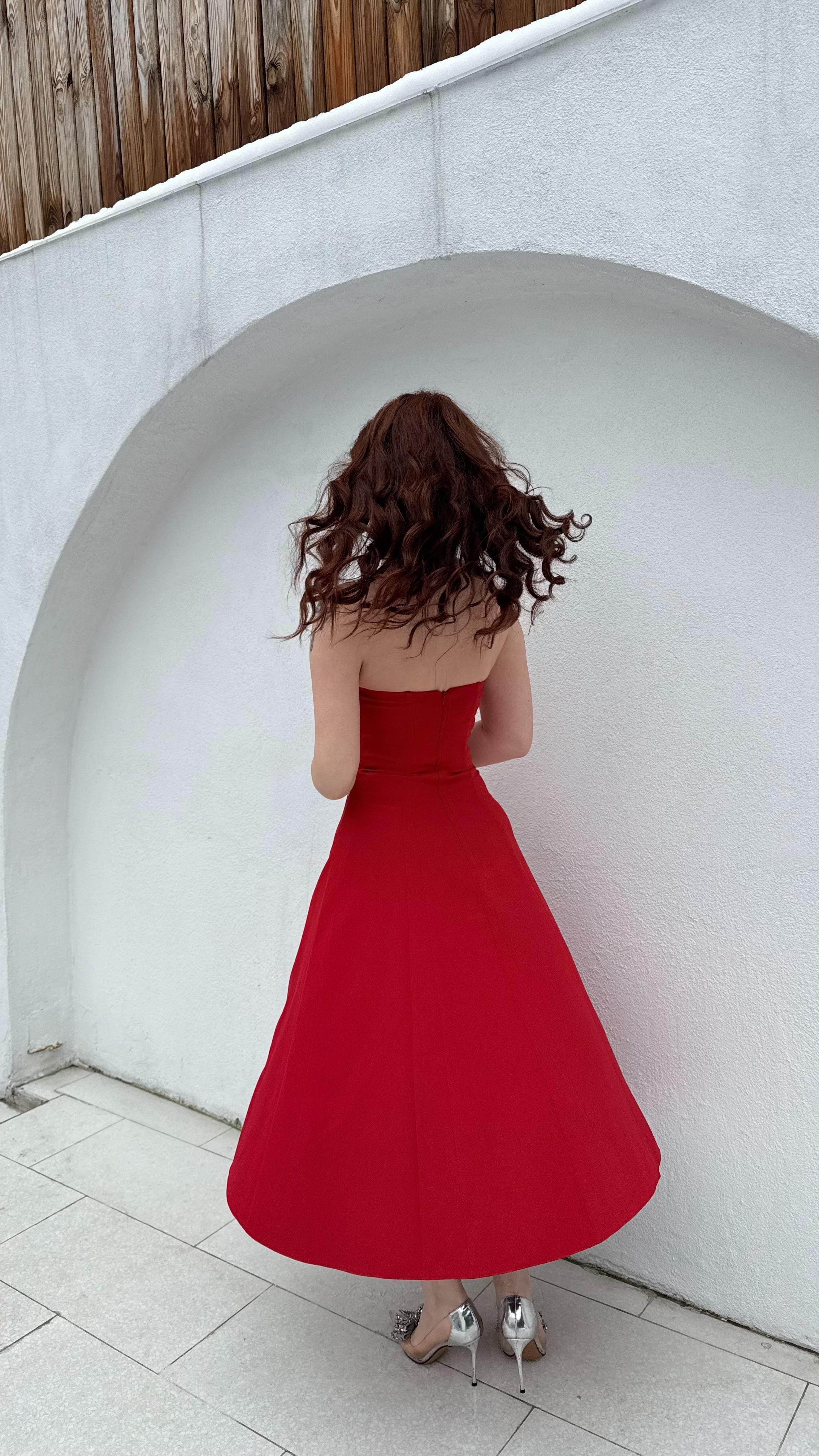 Merida Straplez Taşlı Midi Abiye Kırmızı