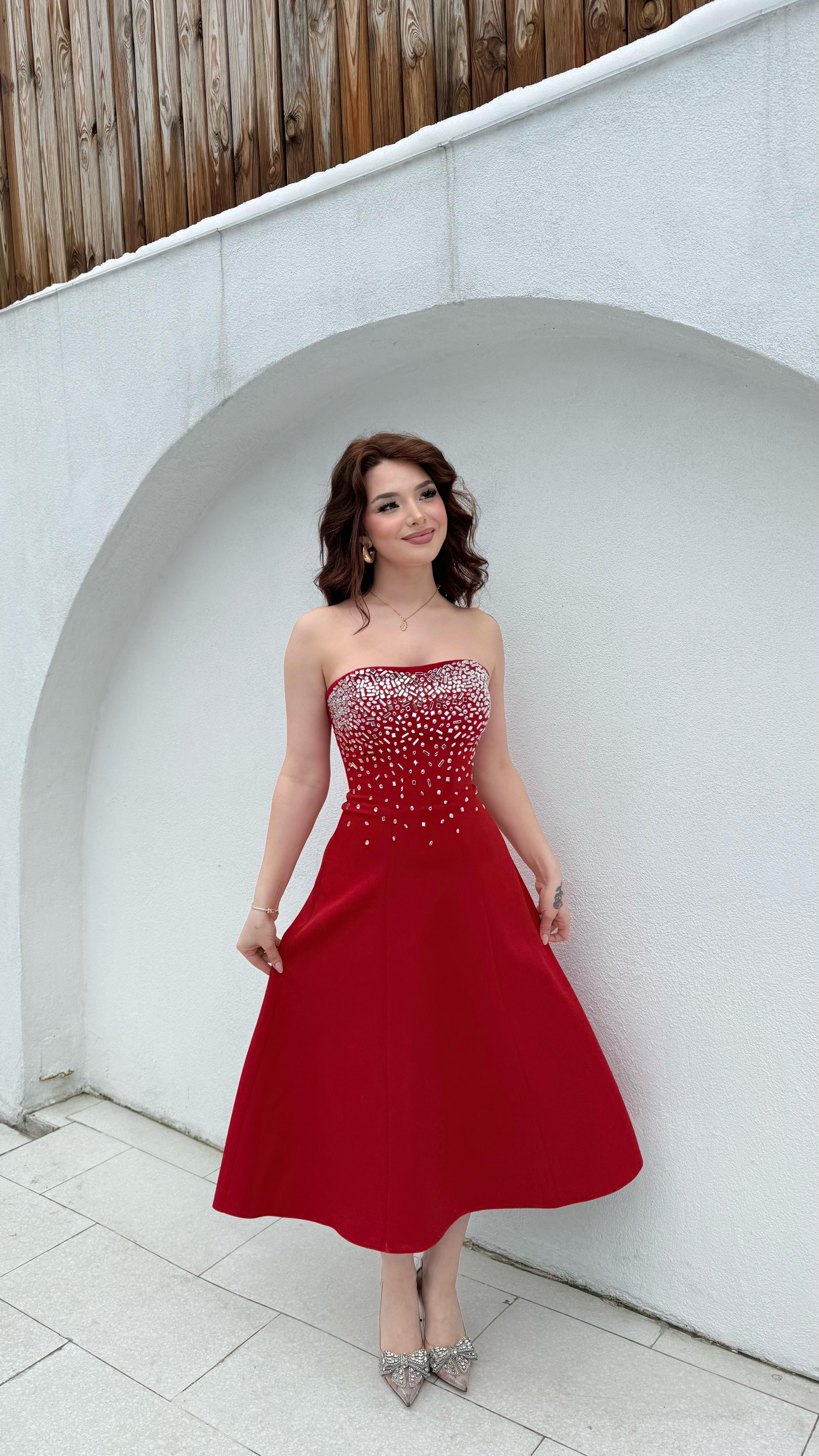 Merida Straplez Taşlı Midi Abiye Kırmızı