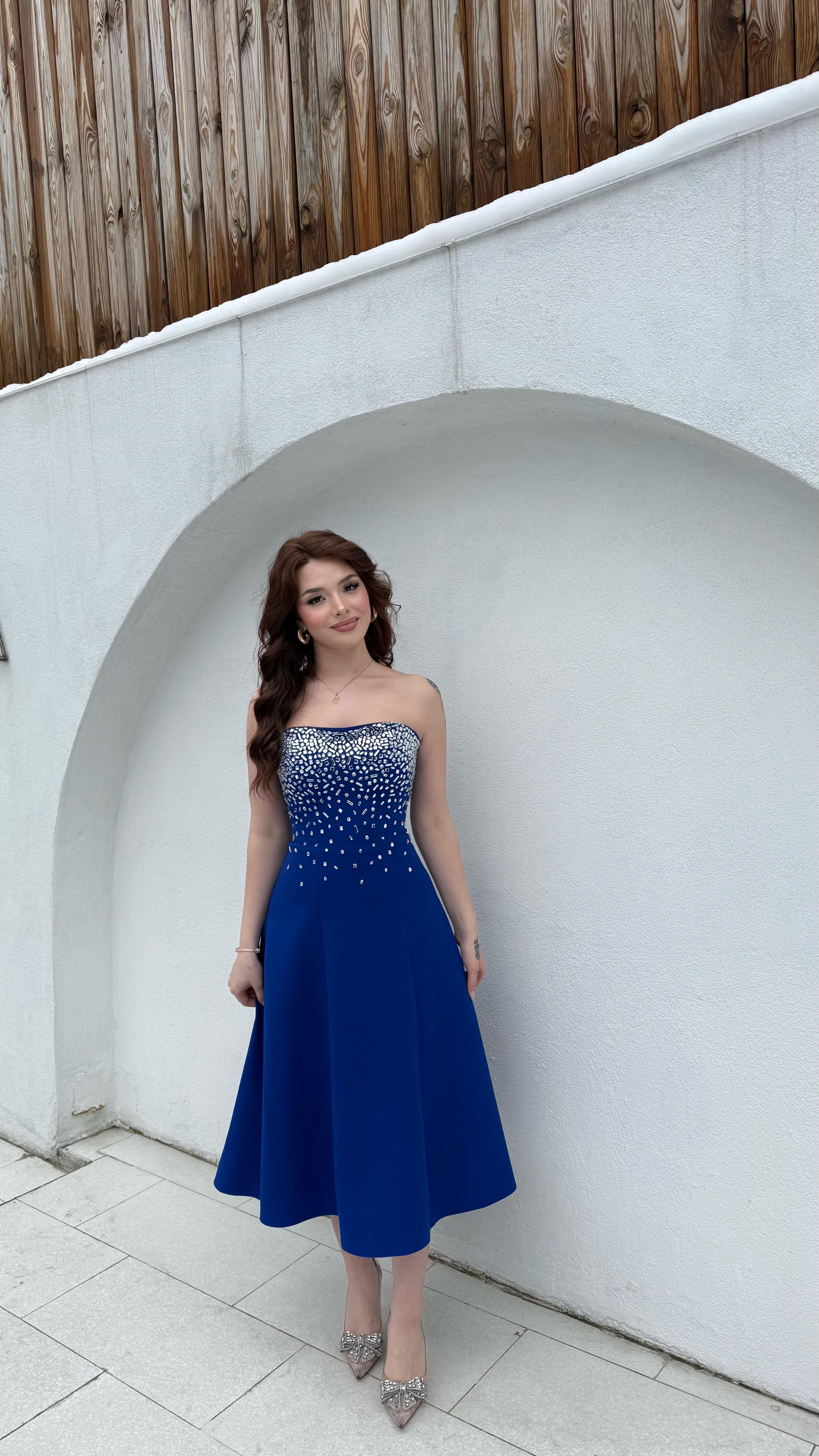 Merida Straplez Taşlı Midi Abiye Saks
