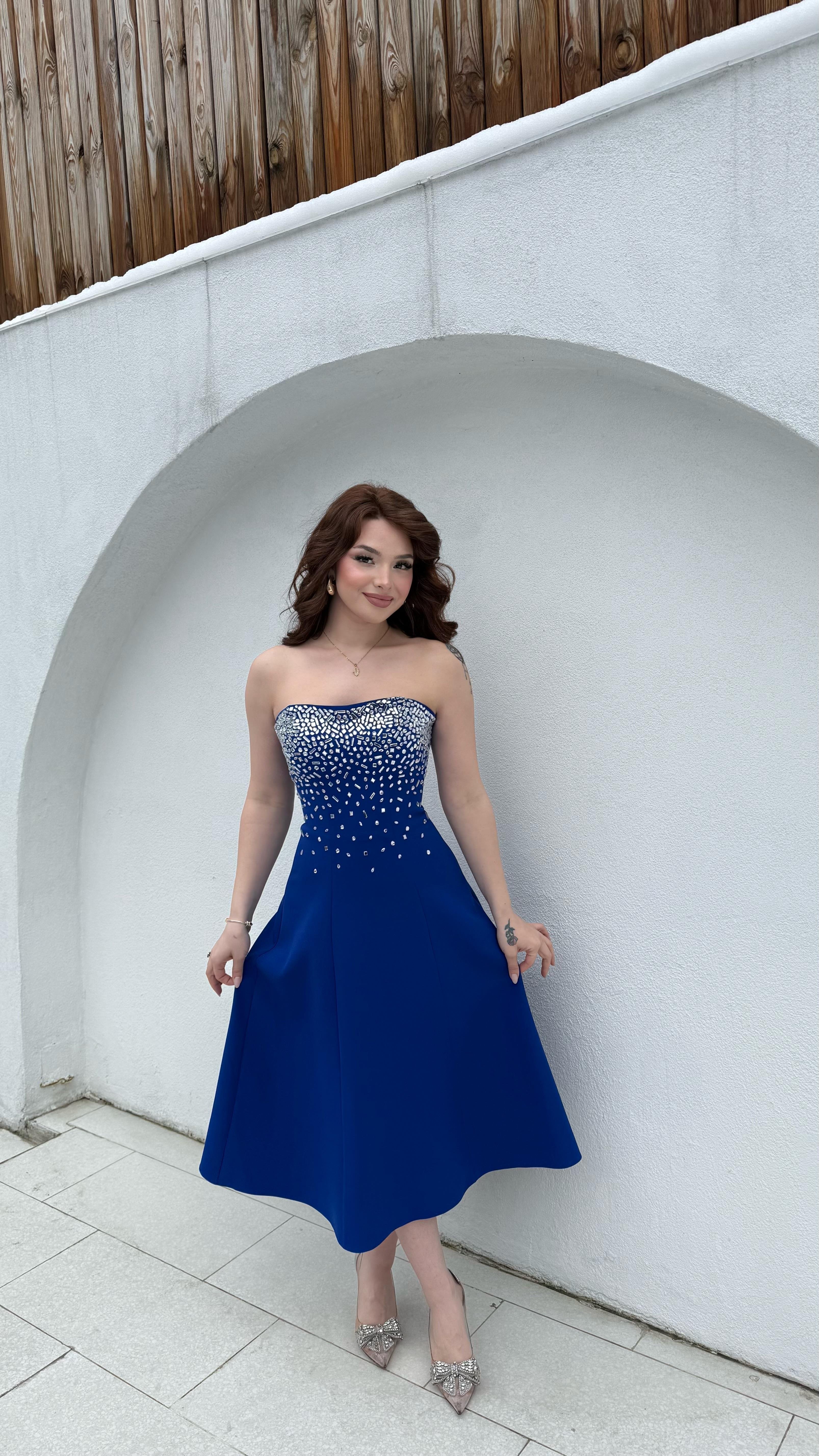 Merida Straplez Taşlı Midi Abiye Saks