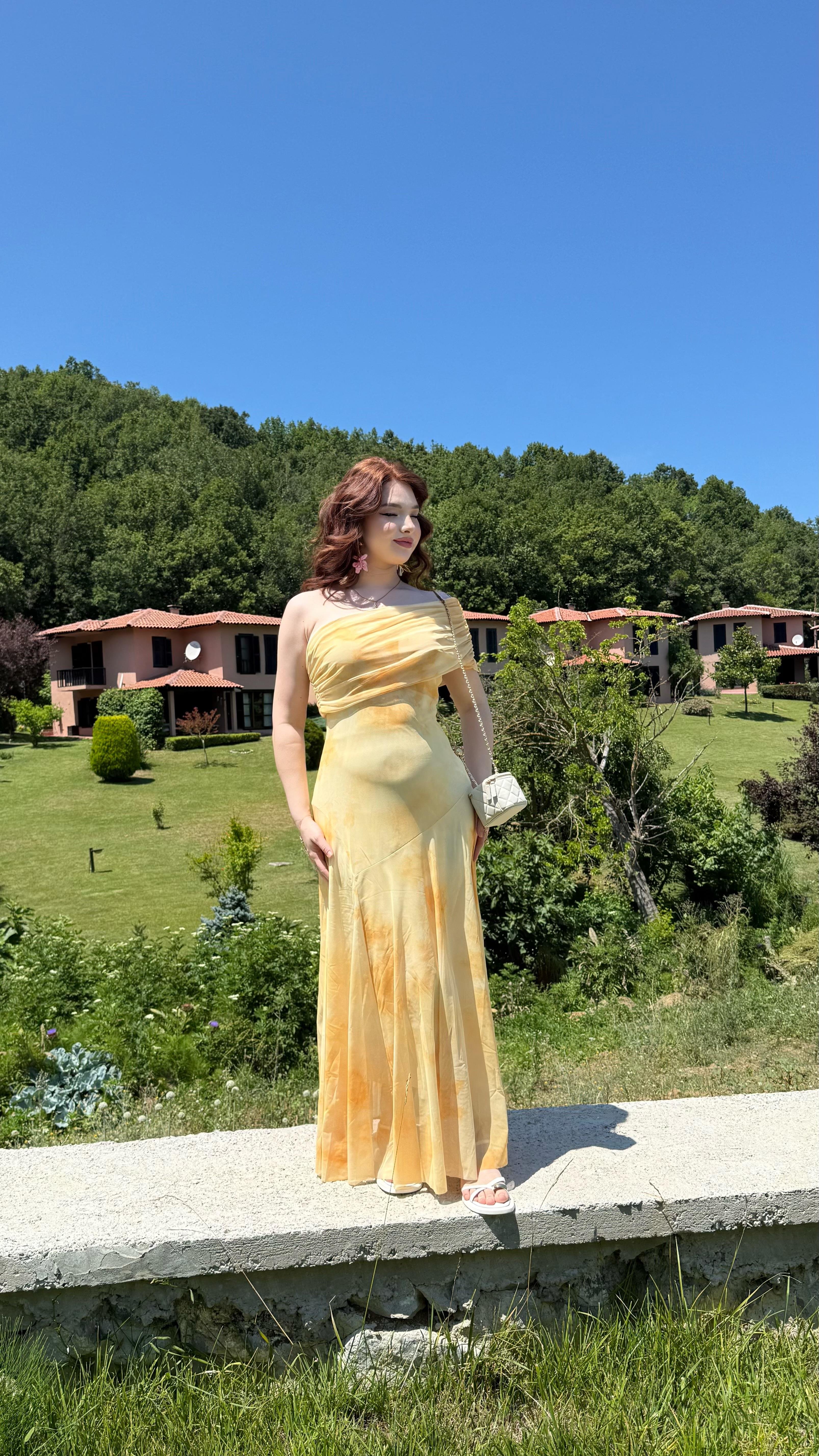 Mina Tek Omuz Madonna Tüllü Elbise Sarı