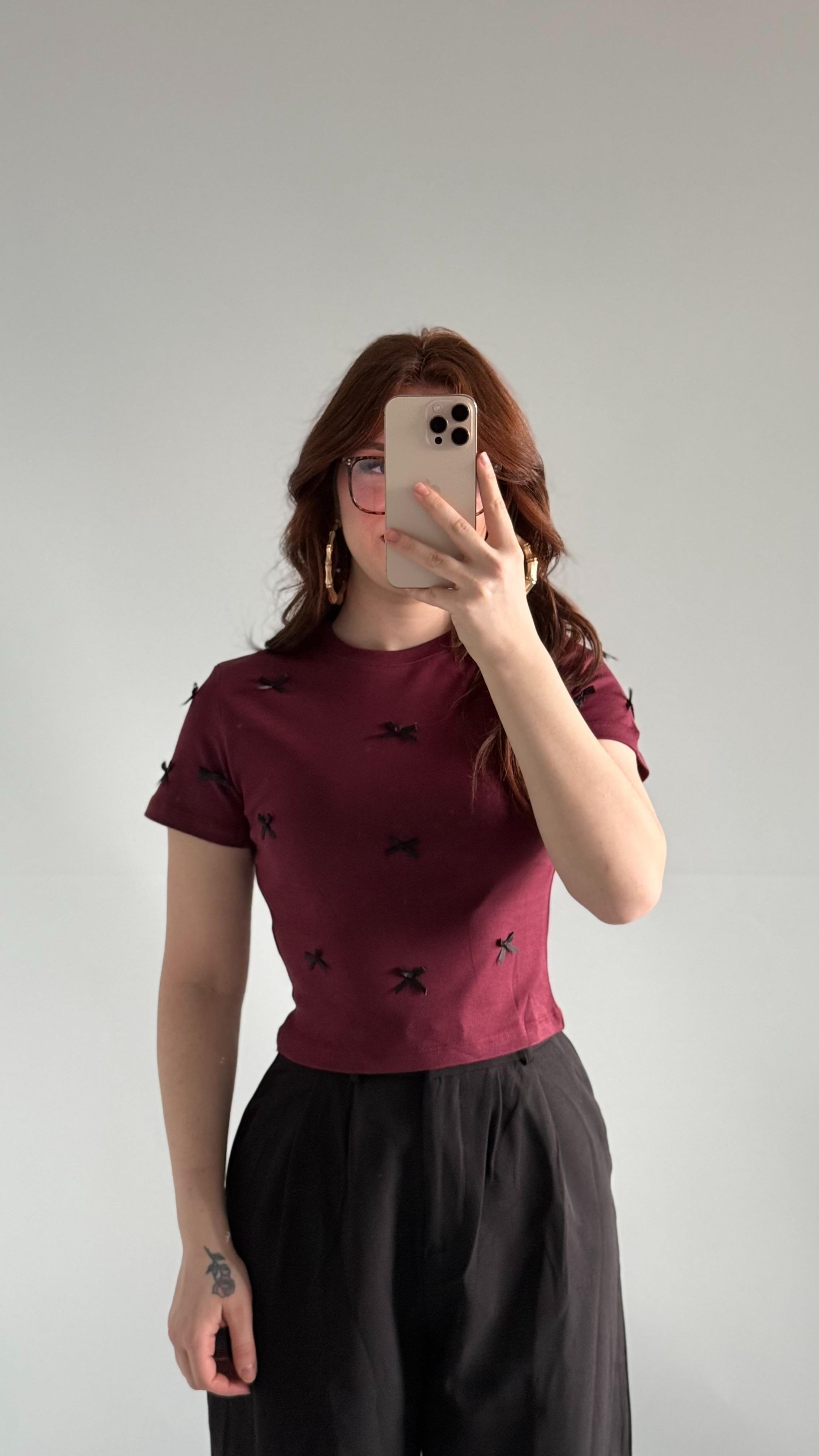 Minik Fiyonklu Tişört Bordo