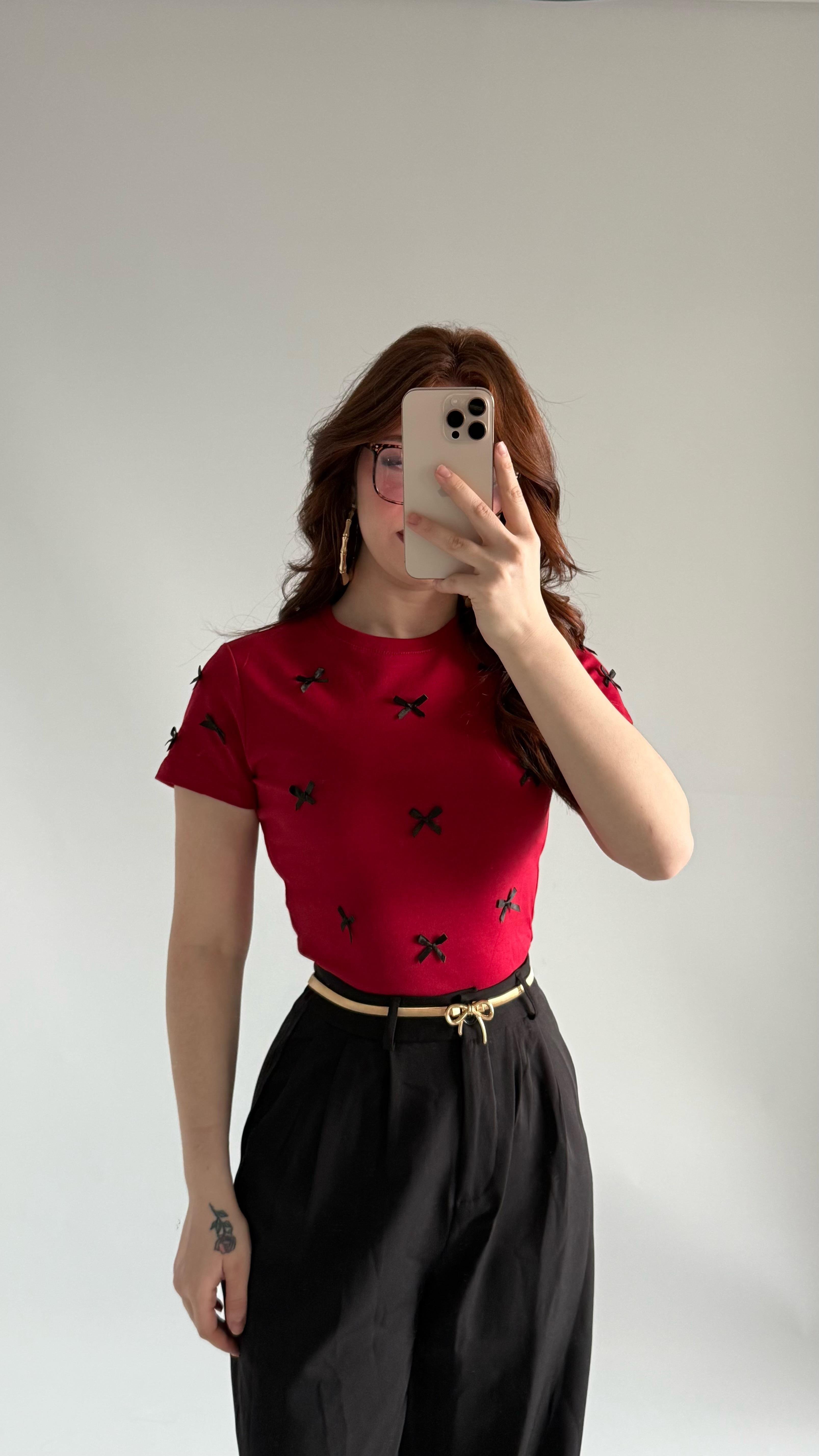 Minik Fiyonklu Tişört Kırmızı
