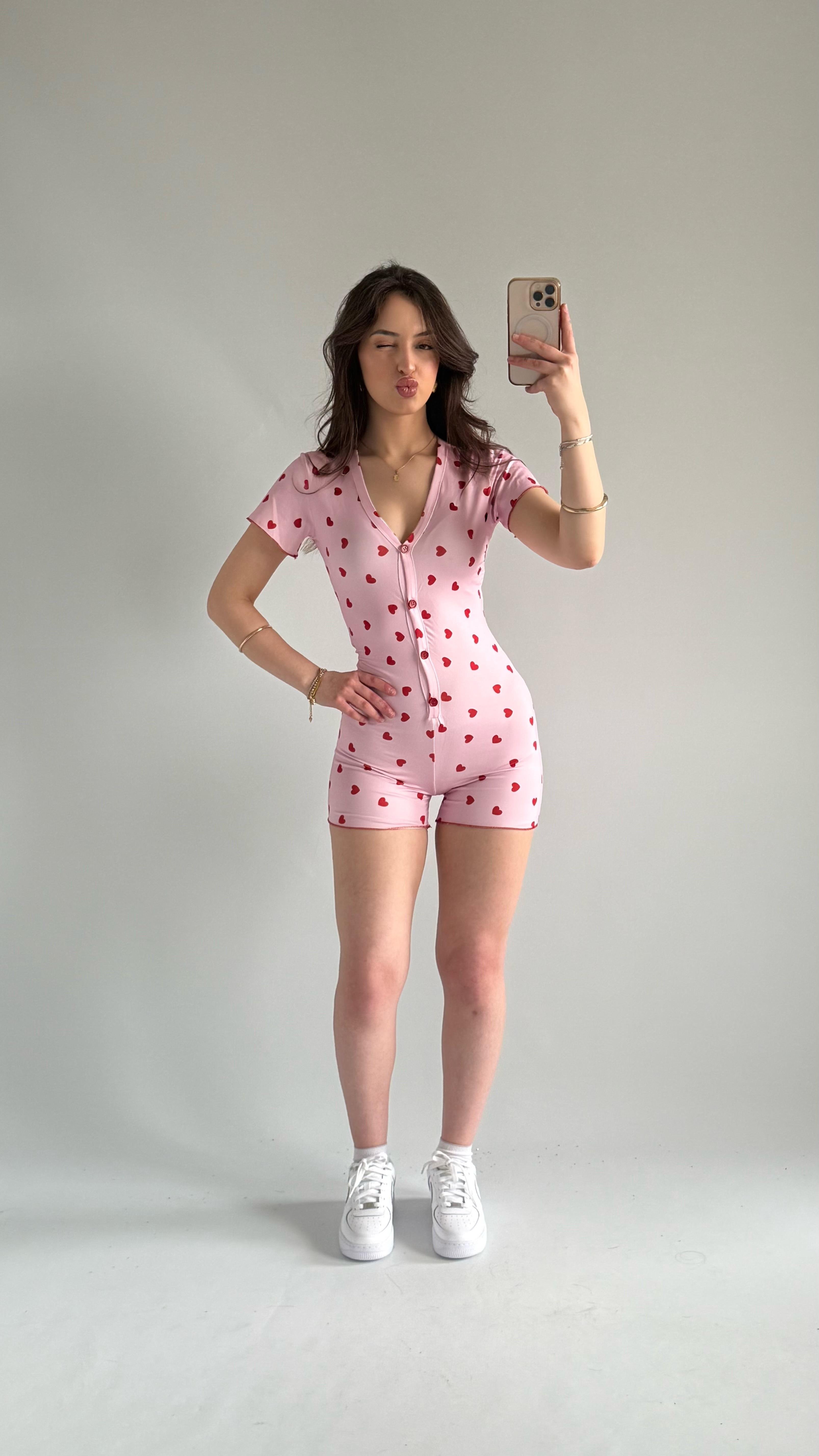 Minik Kalpli Düğmeli Mini Tulum Pembe