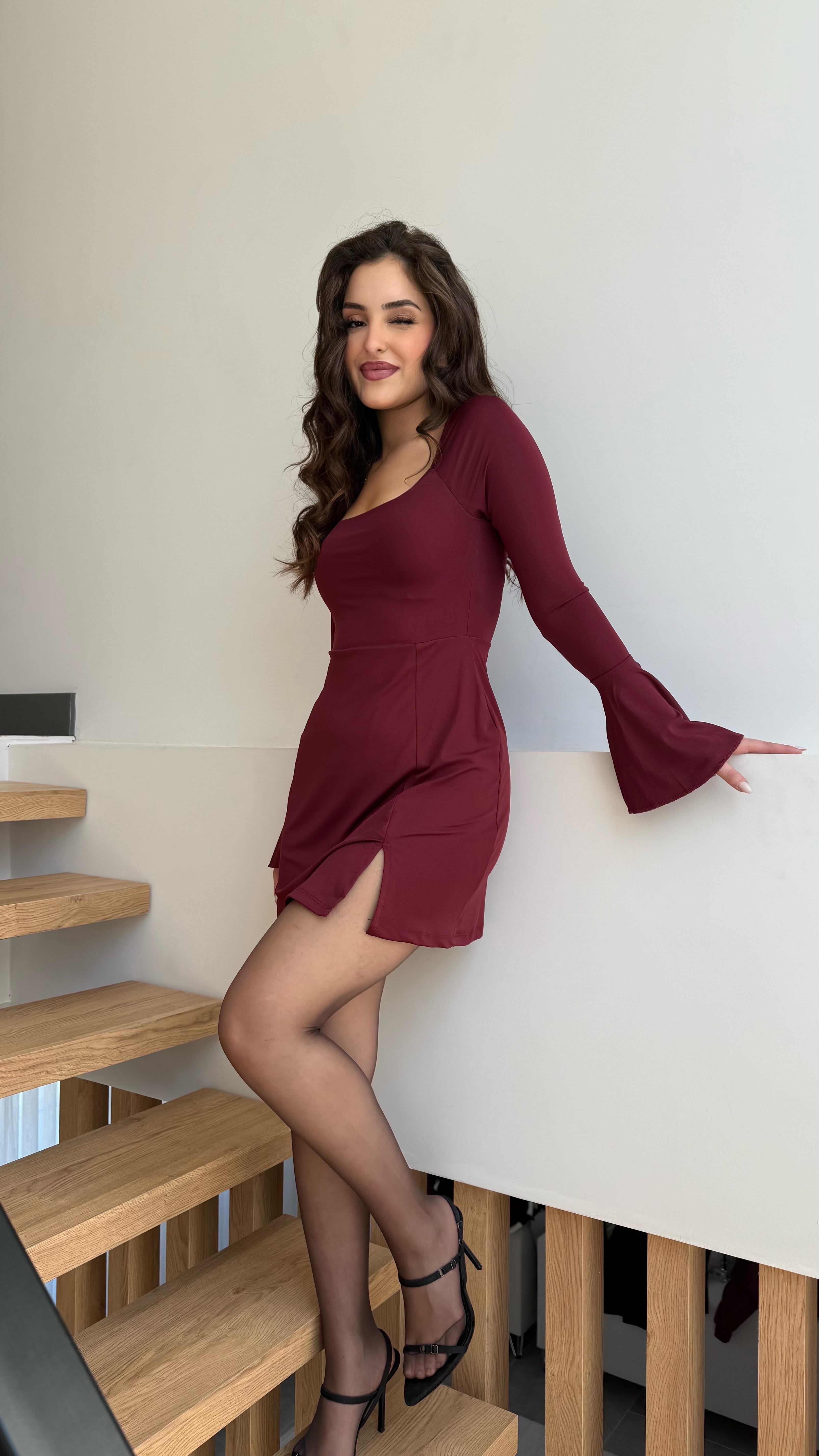 Minik Yırtmaçlı İspanyol Kol Mini Elbise Bordo