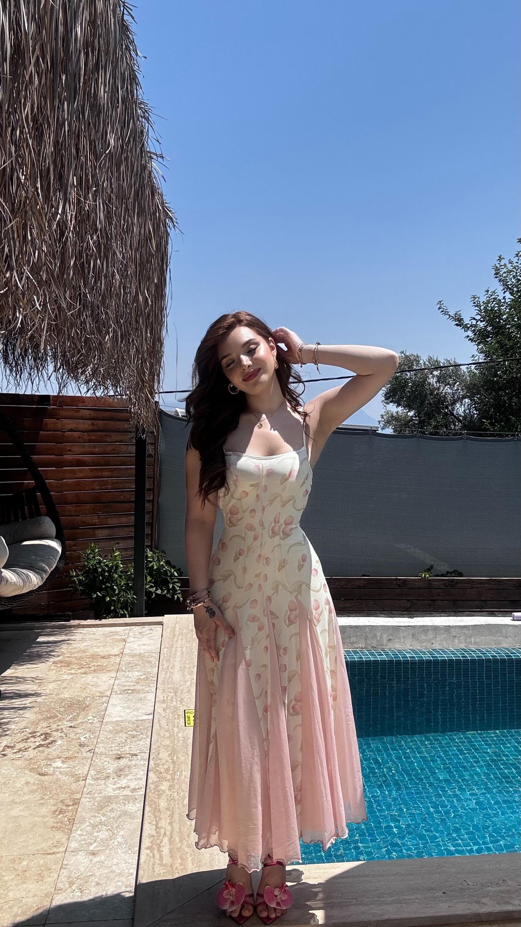 Monica Ekru Elbise