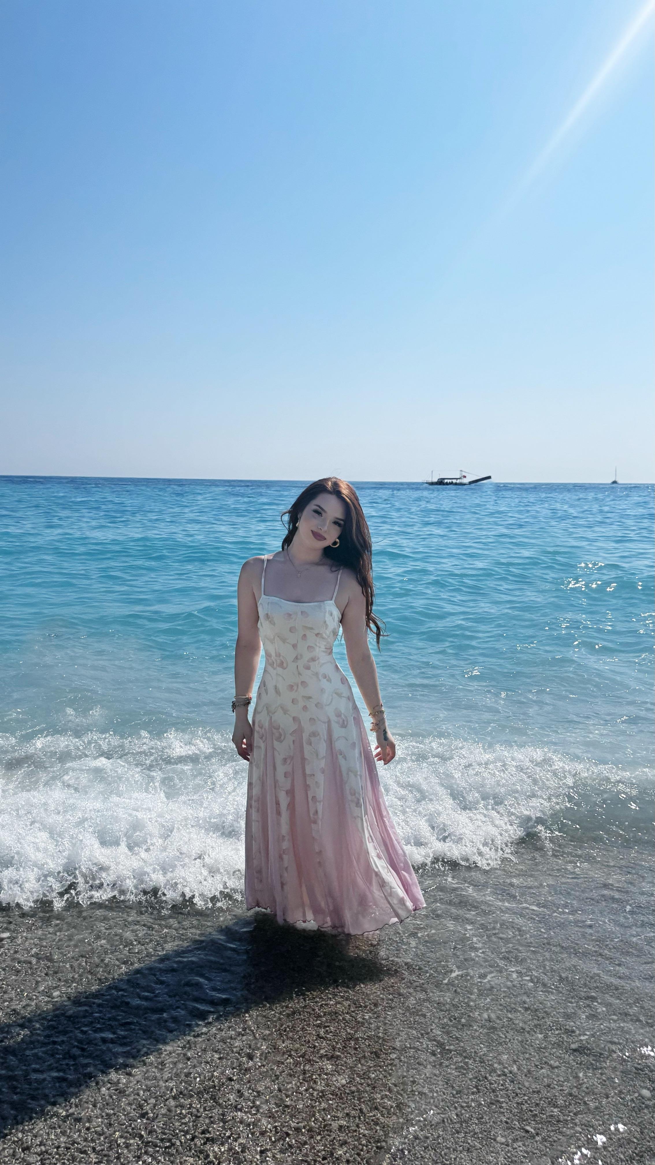 Monica Ekru Elbise