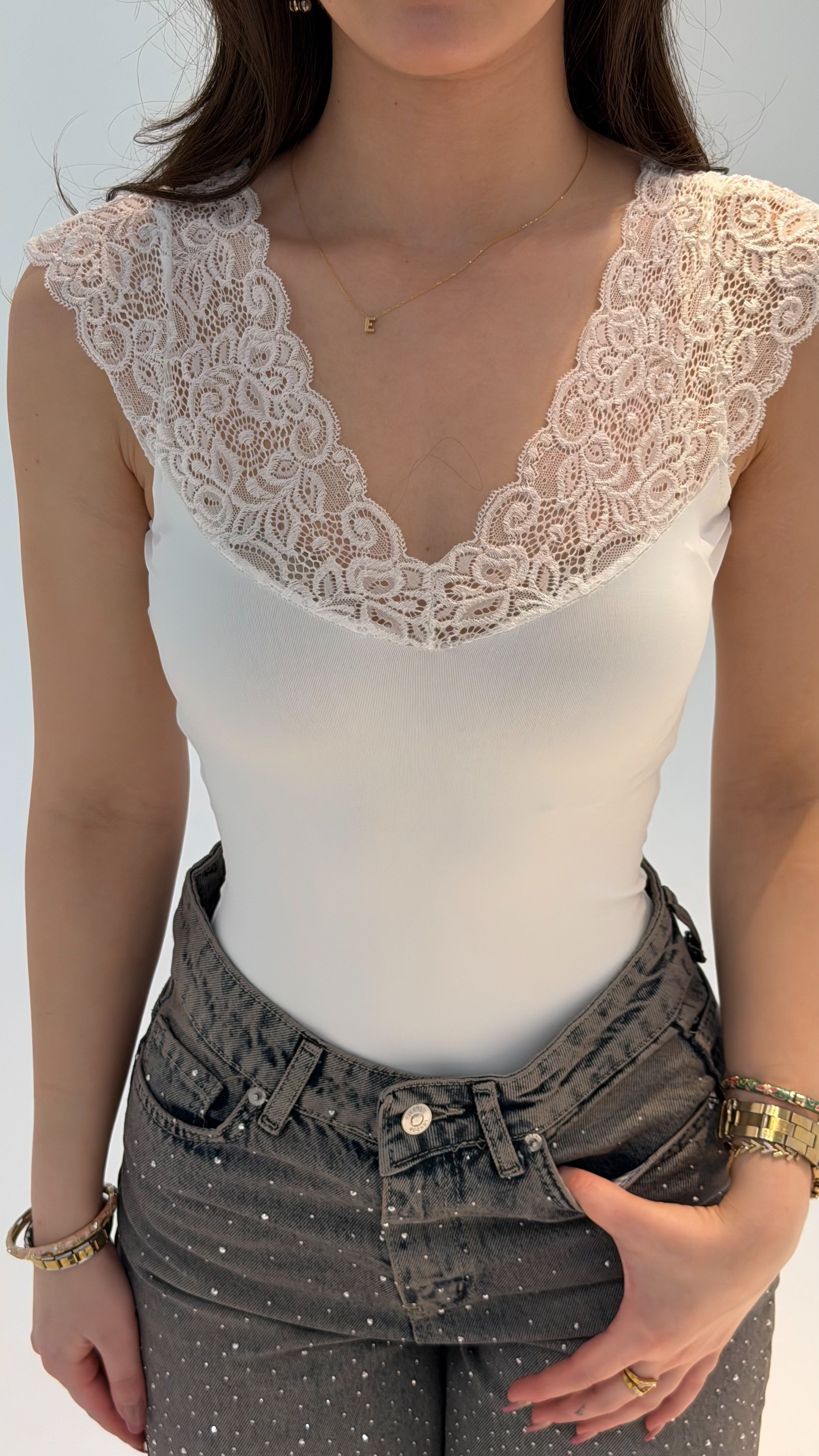 Nostaljik V Yaka Dantel Bodysuit Beyaz