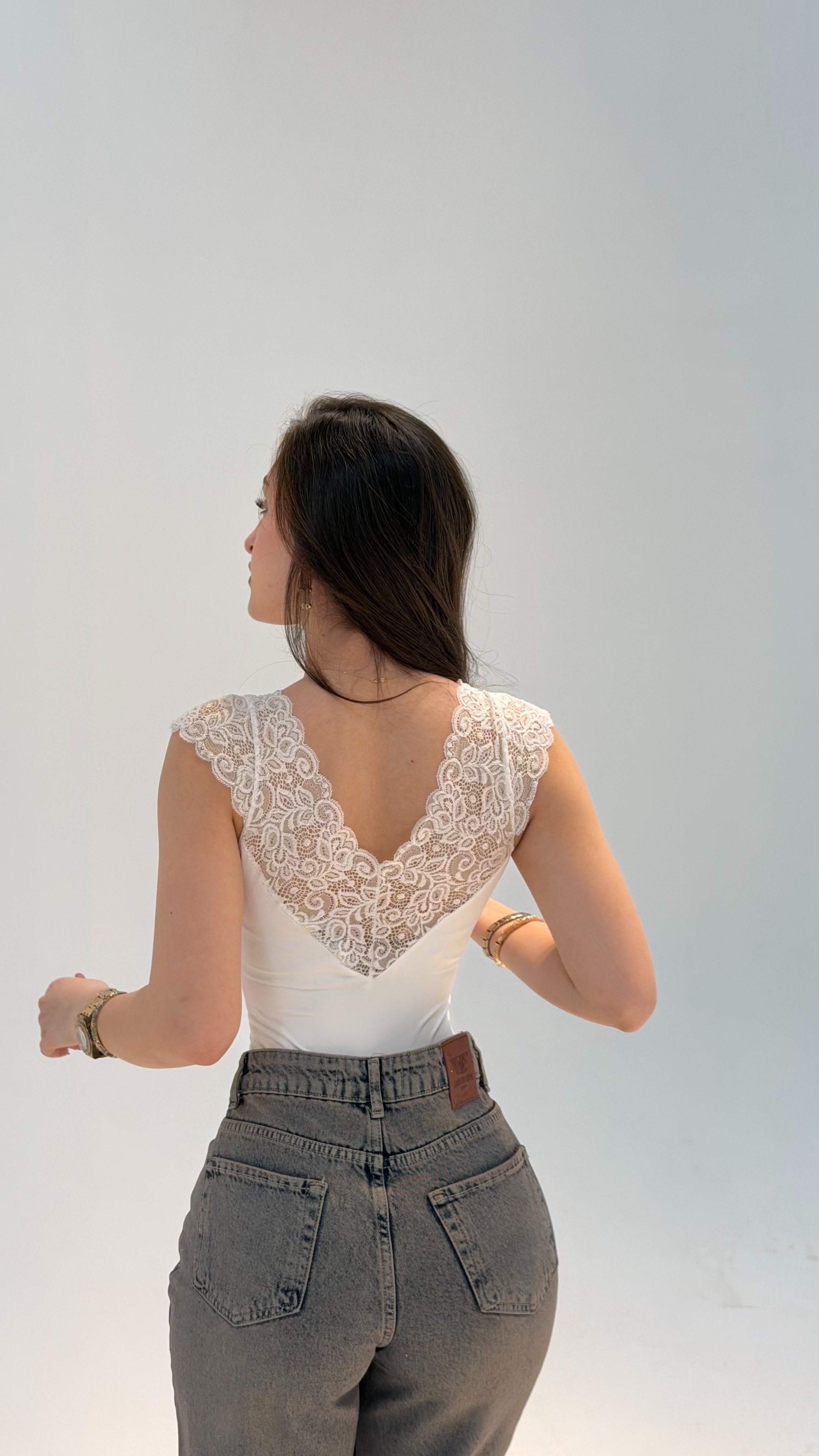 Nostaljik V Yaka Dantel Bodysuit Beyaz