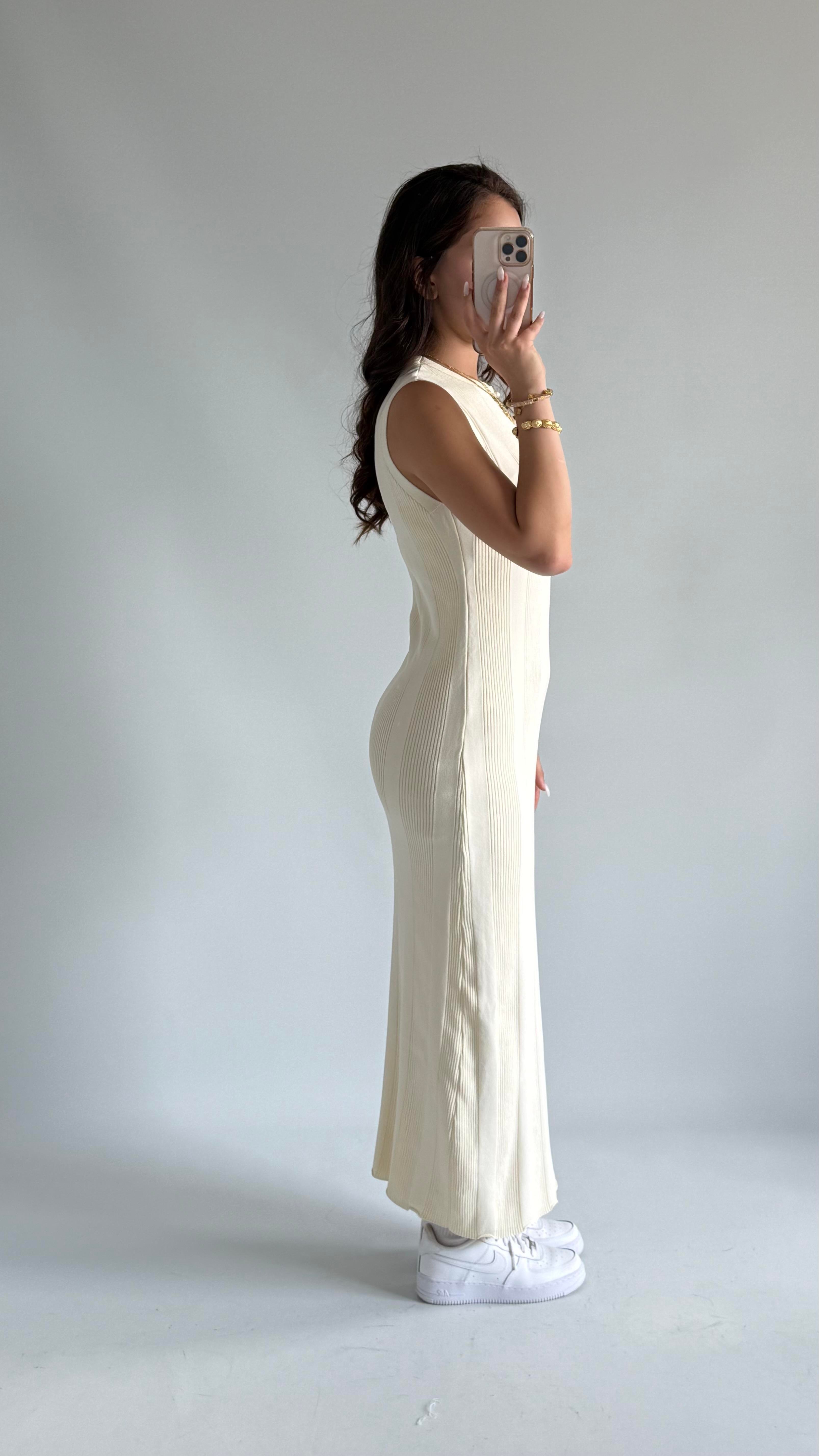 Ön Dekolte Boncuk Elbise Bej