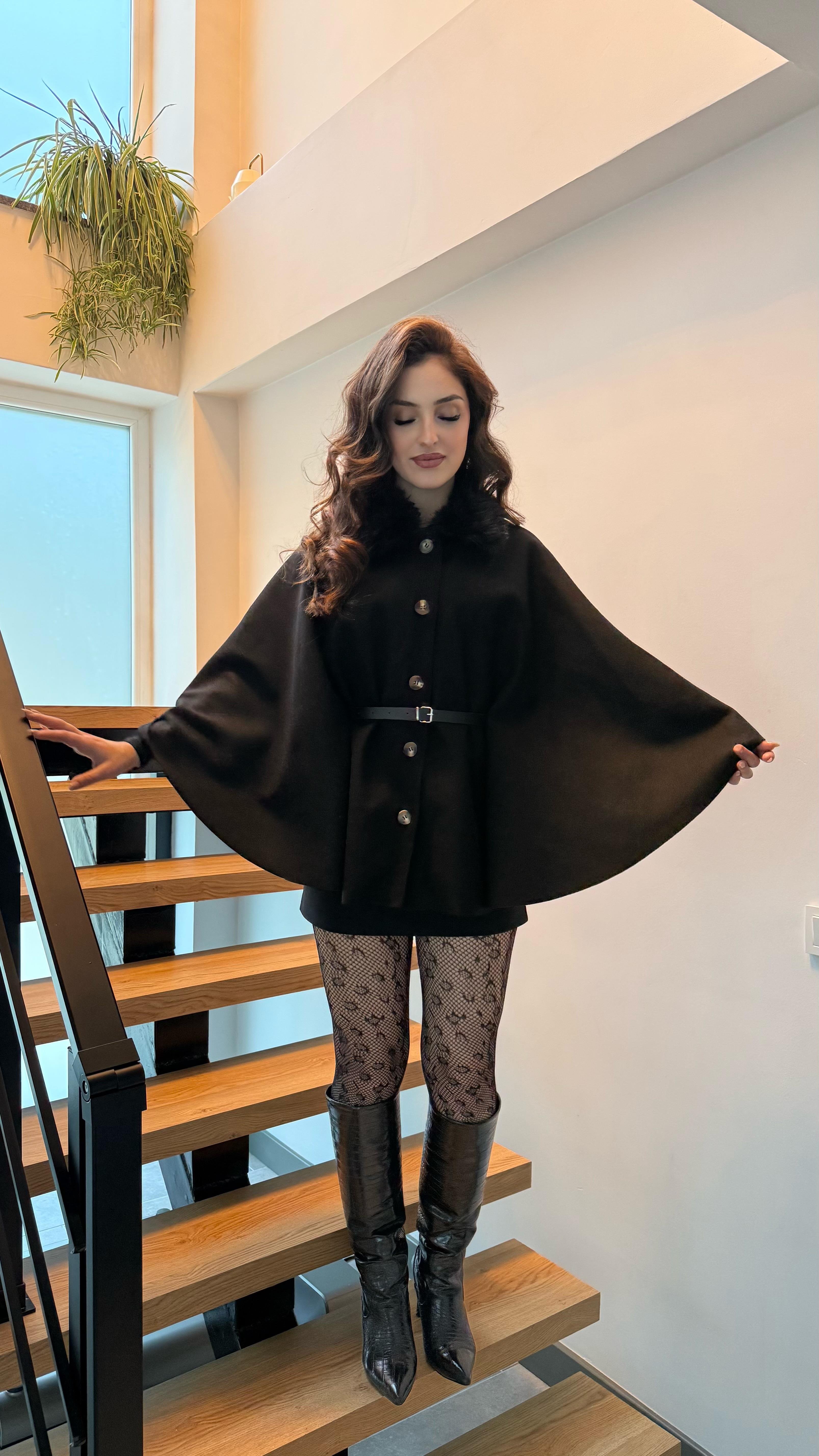 Önden Düğmeli Kürk Yaka Panço Siyah