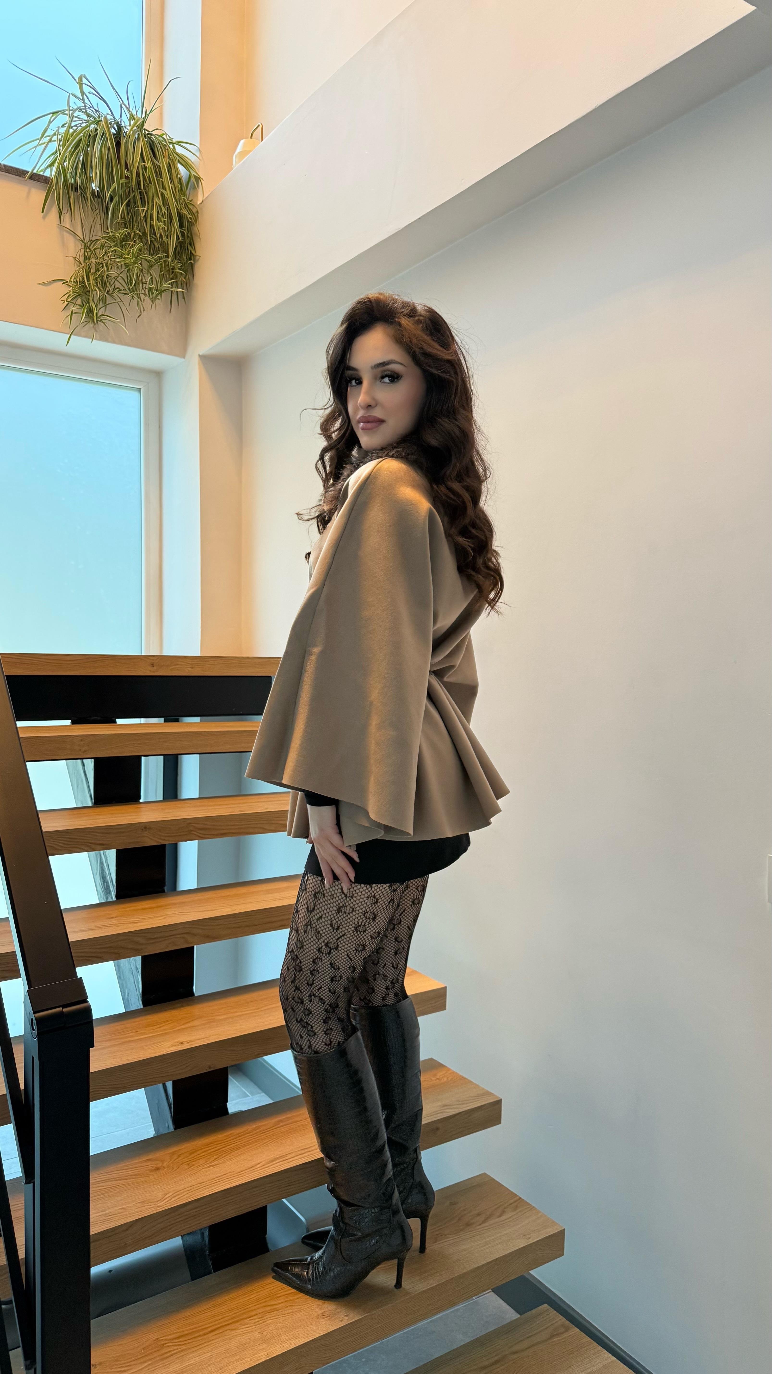 Önden Düğmeli Kürk Yaka Panço Vizon