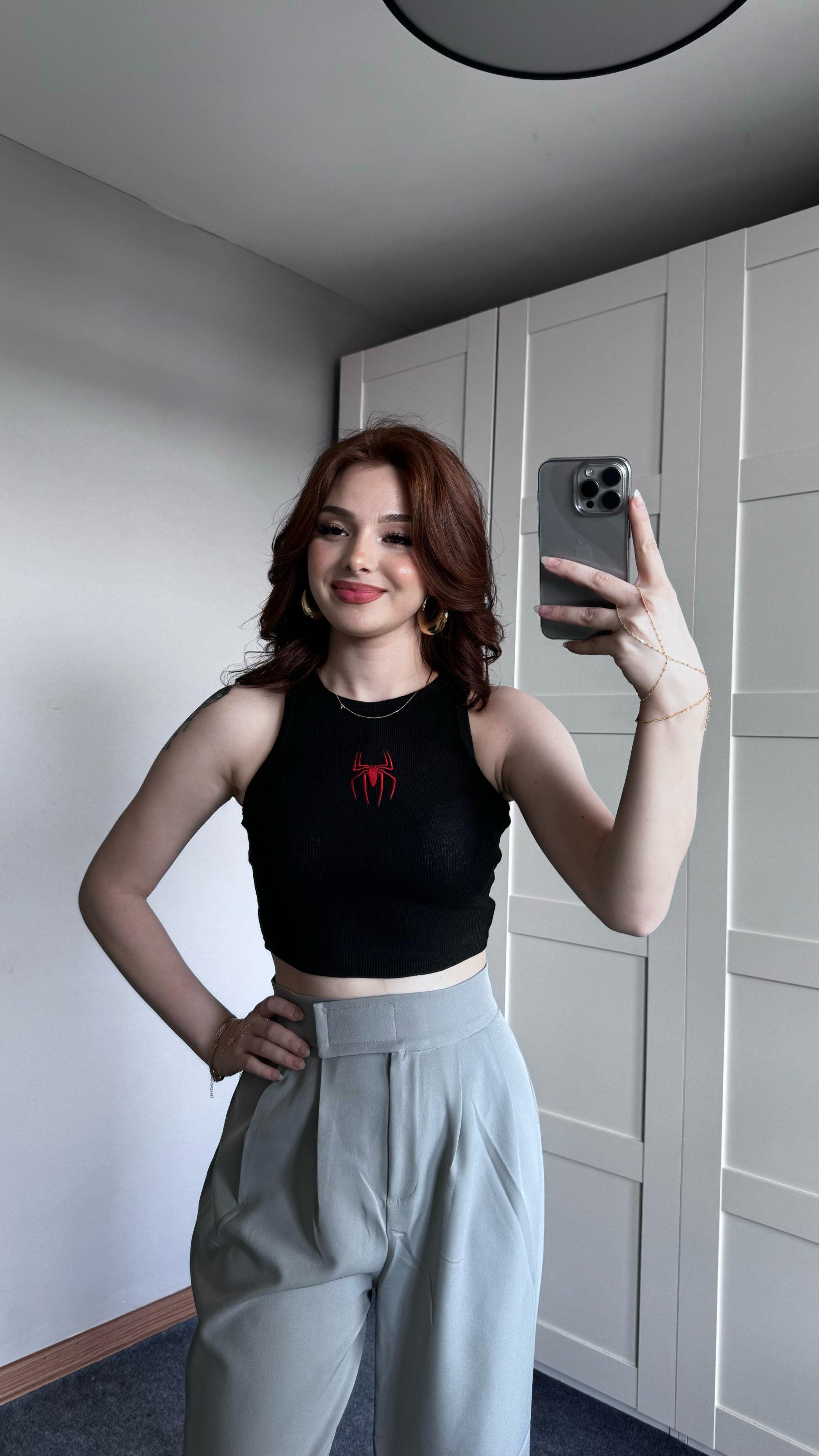 Örümcek Baskılı Siyah Crop