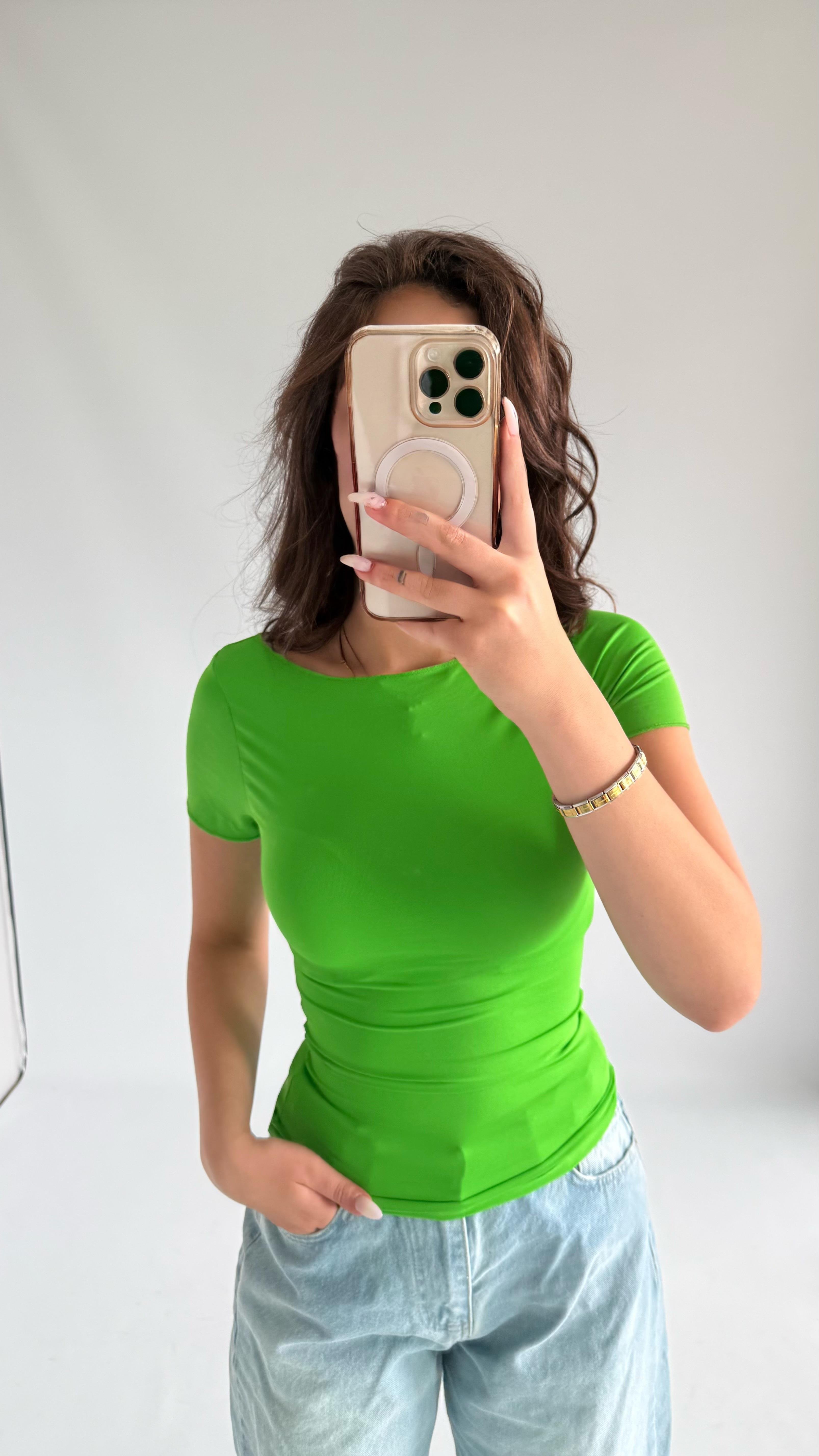 Oval Yaka Vücuda Oturan Tişört Neon Yeşil