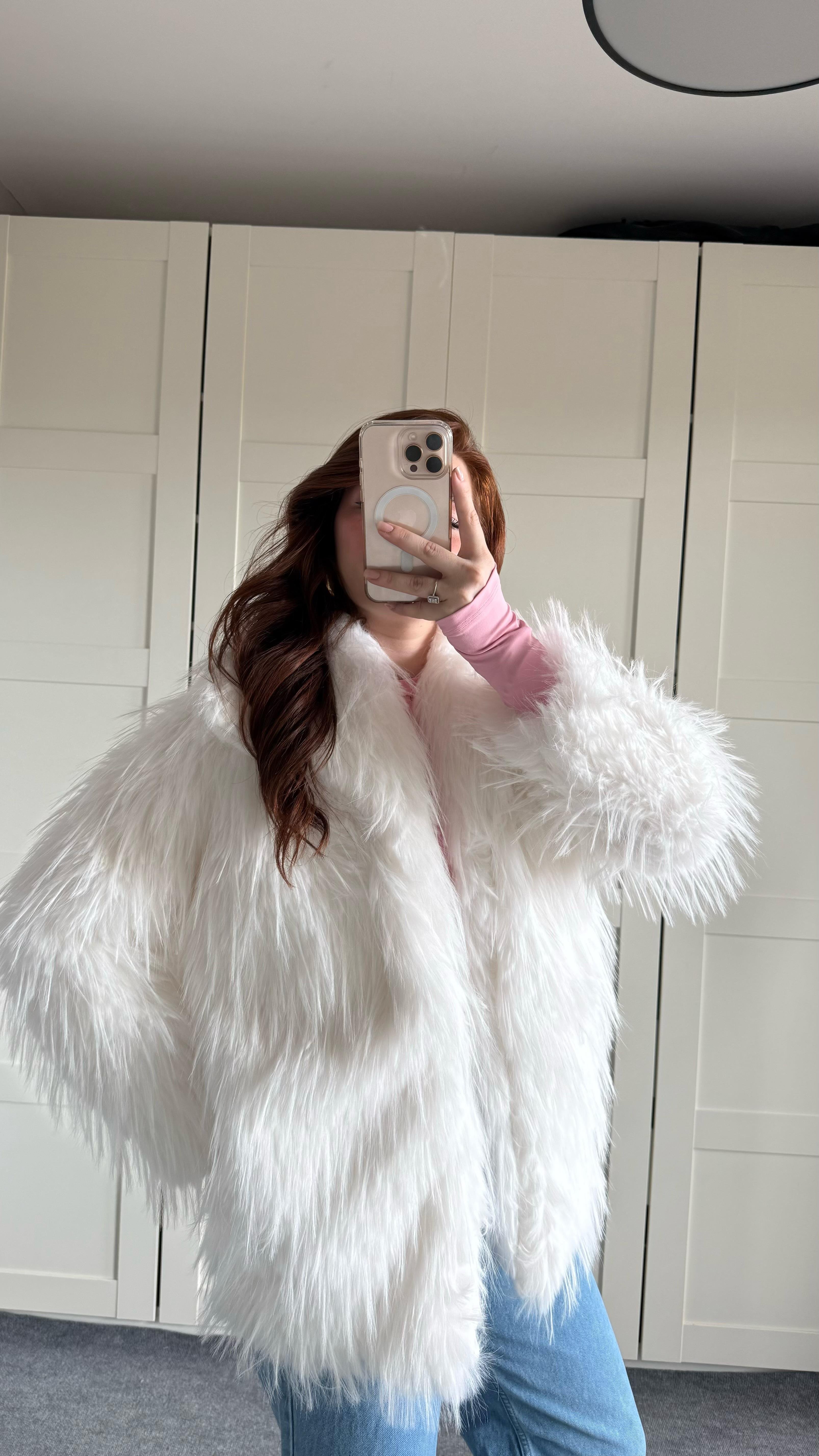 Oversize Lüx Beyaz Kürk