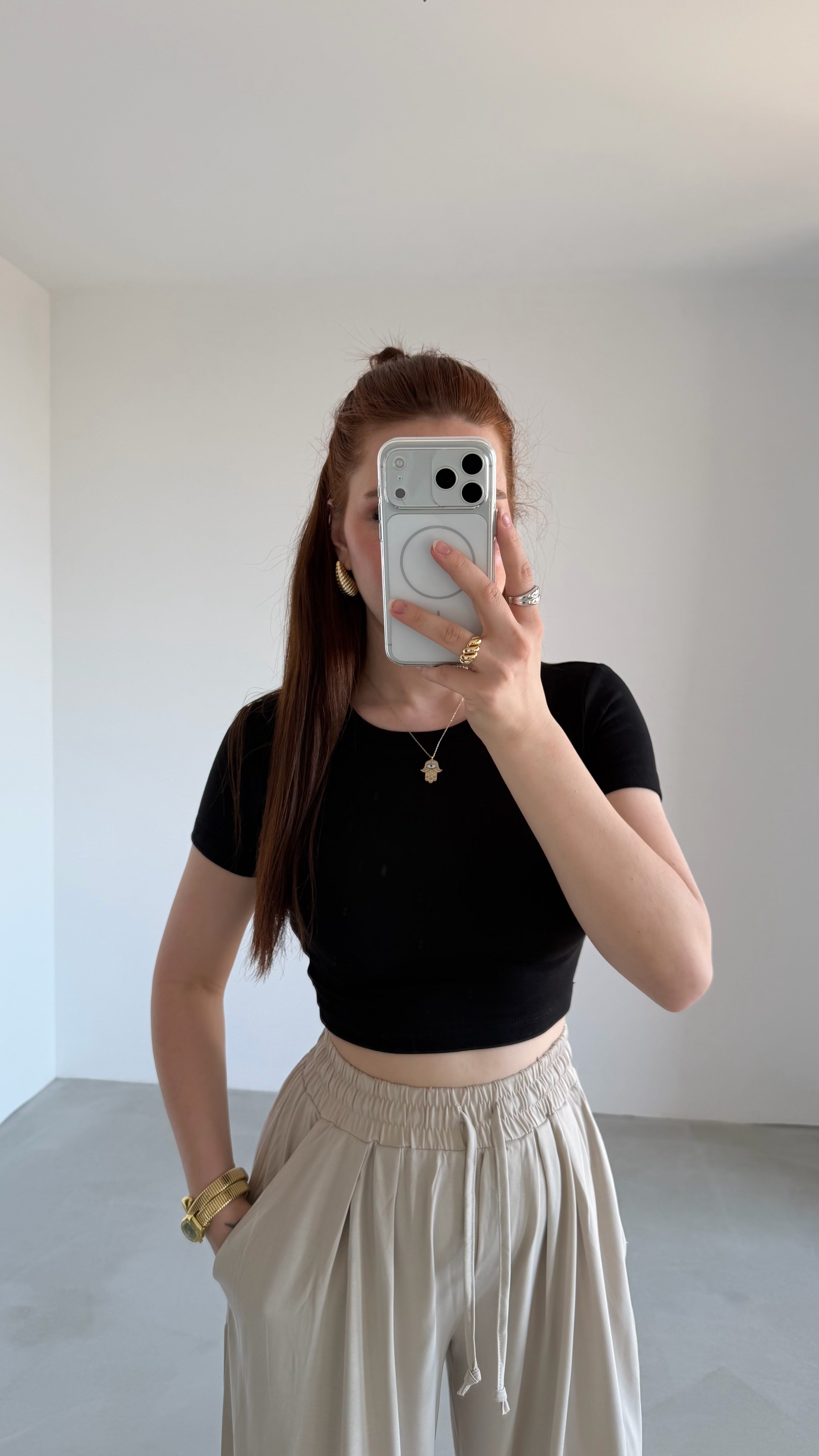 Oysh. Yarım Modal Crop Siyah