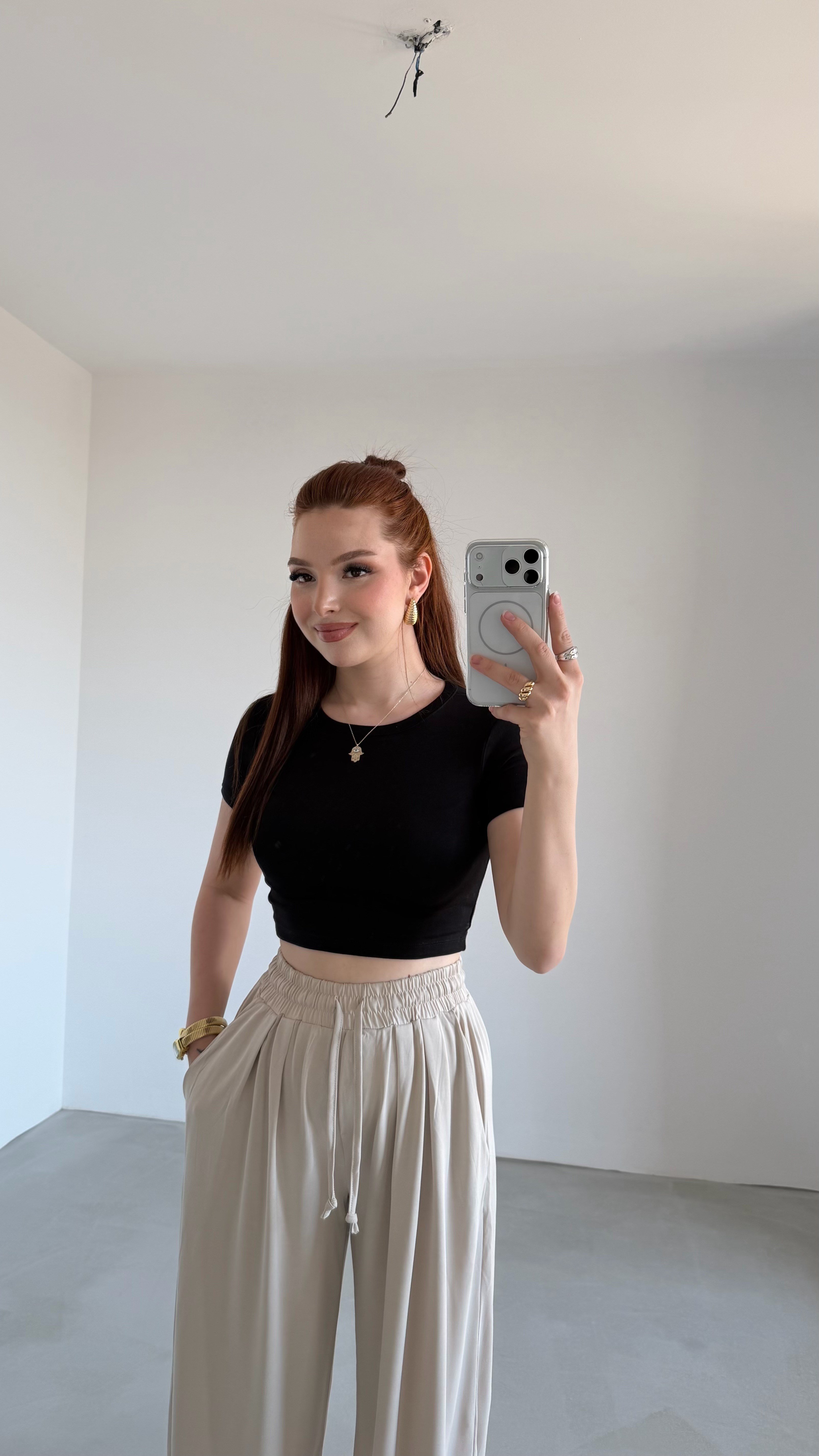 Oysh. Yarım Modal Crop Siyah