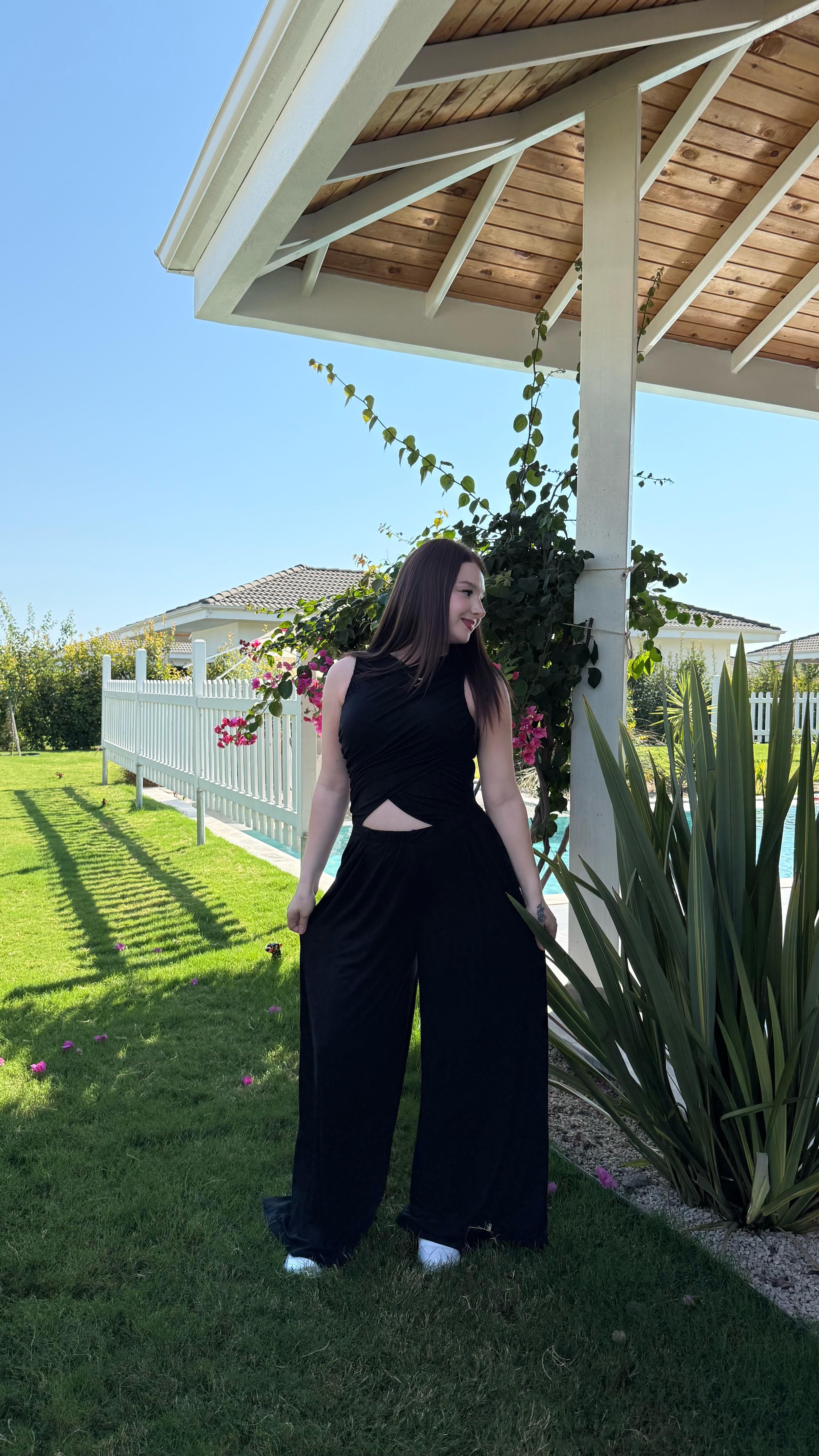 Oysh. Bel Detay Bol Tulum Siyah