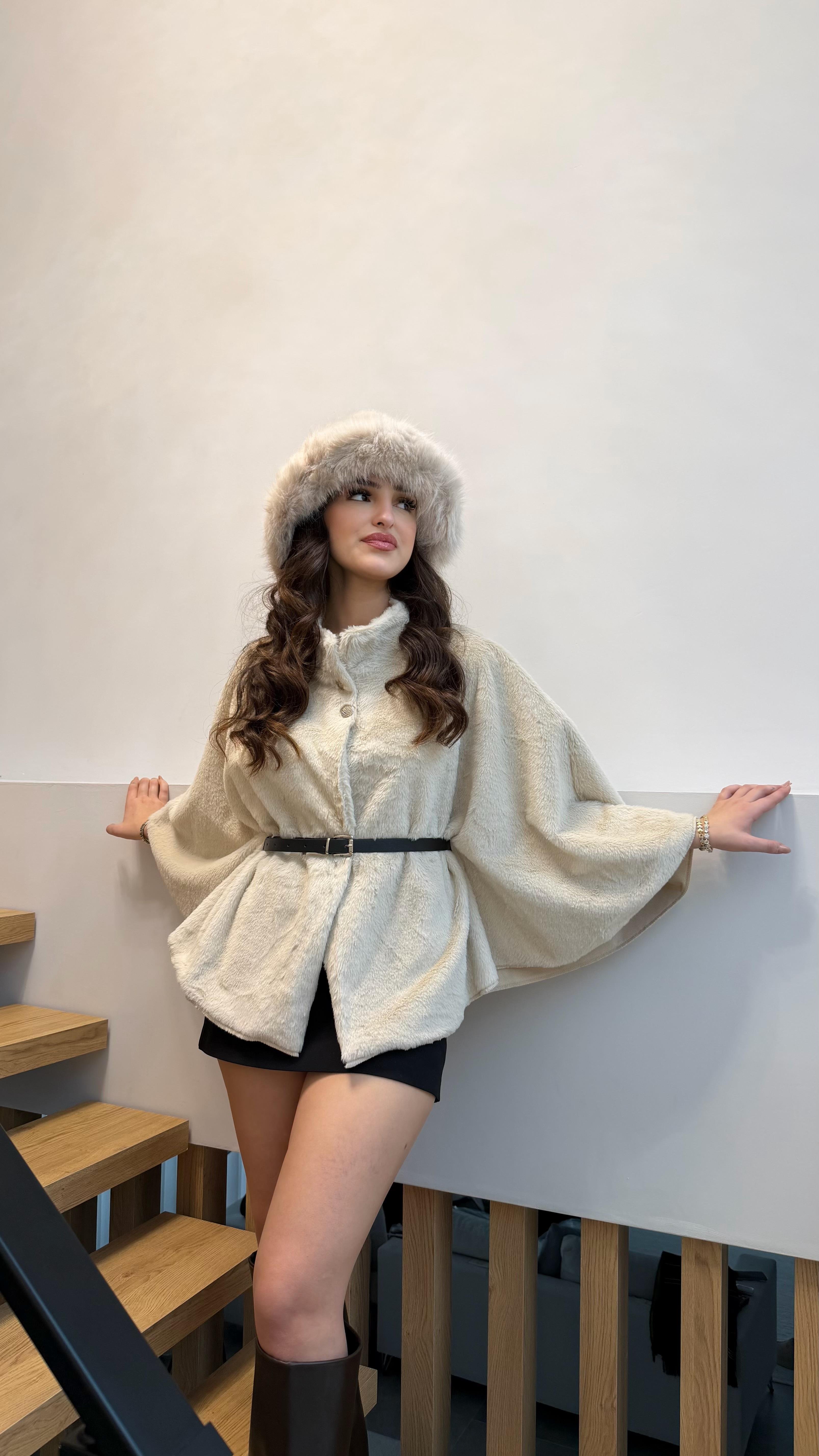 Peluş Kemerli Panço Krem