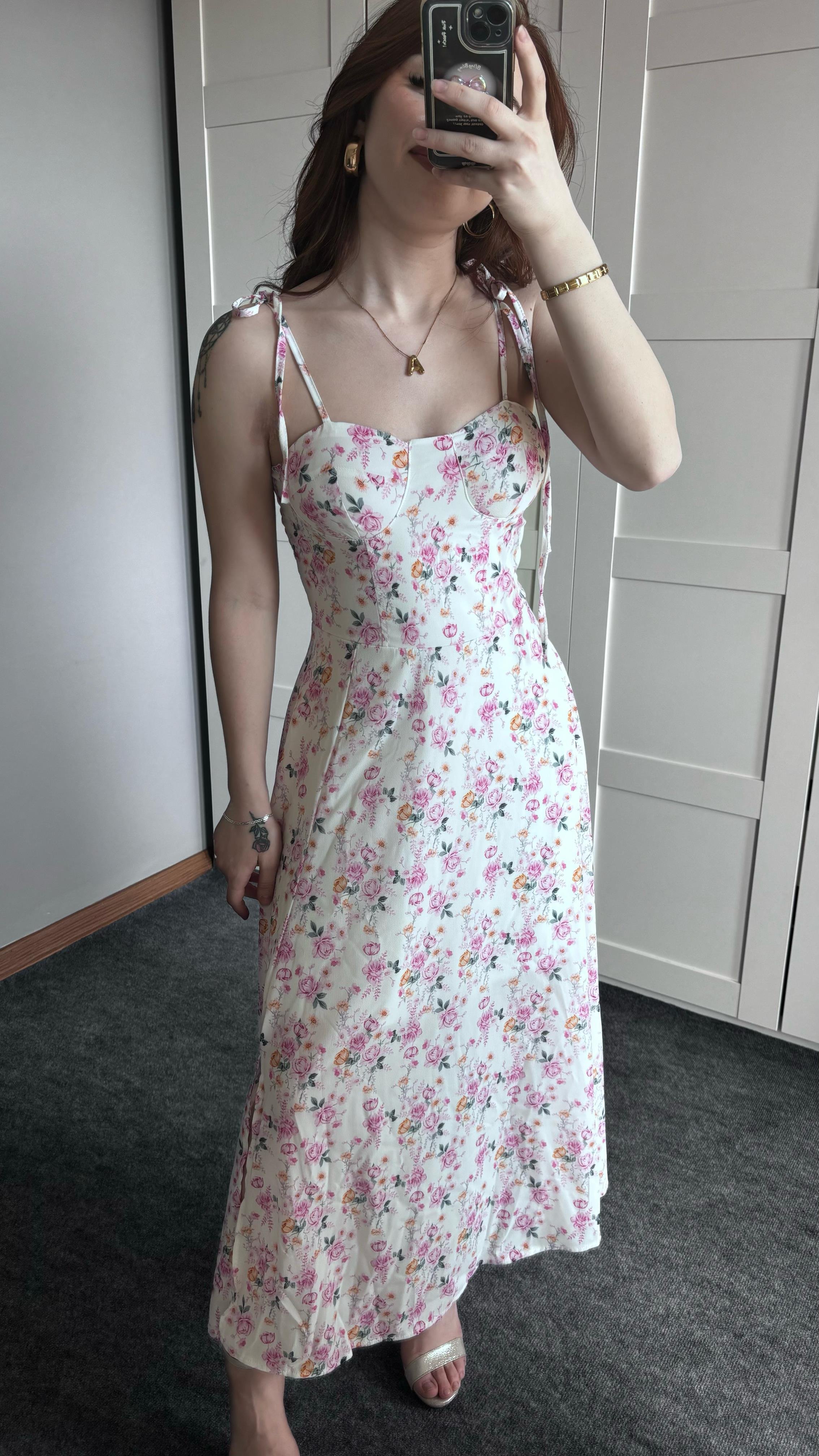 Pembe Çiçekli Gloplu Elbise 