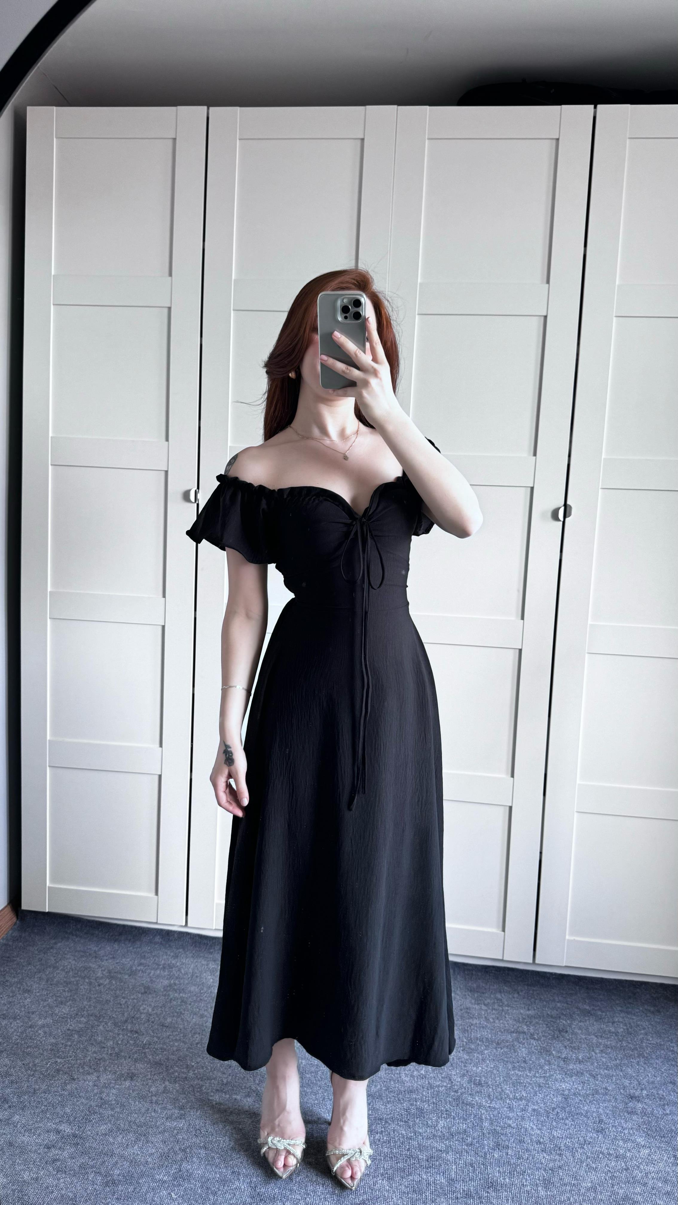 Poplin Fırfırlı Siyah Elbise
