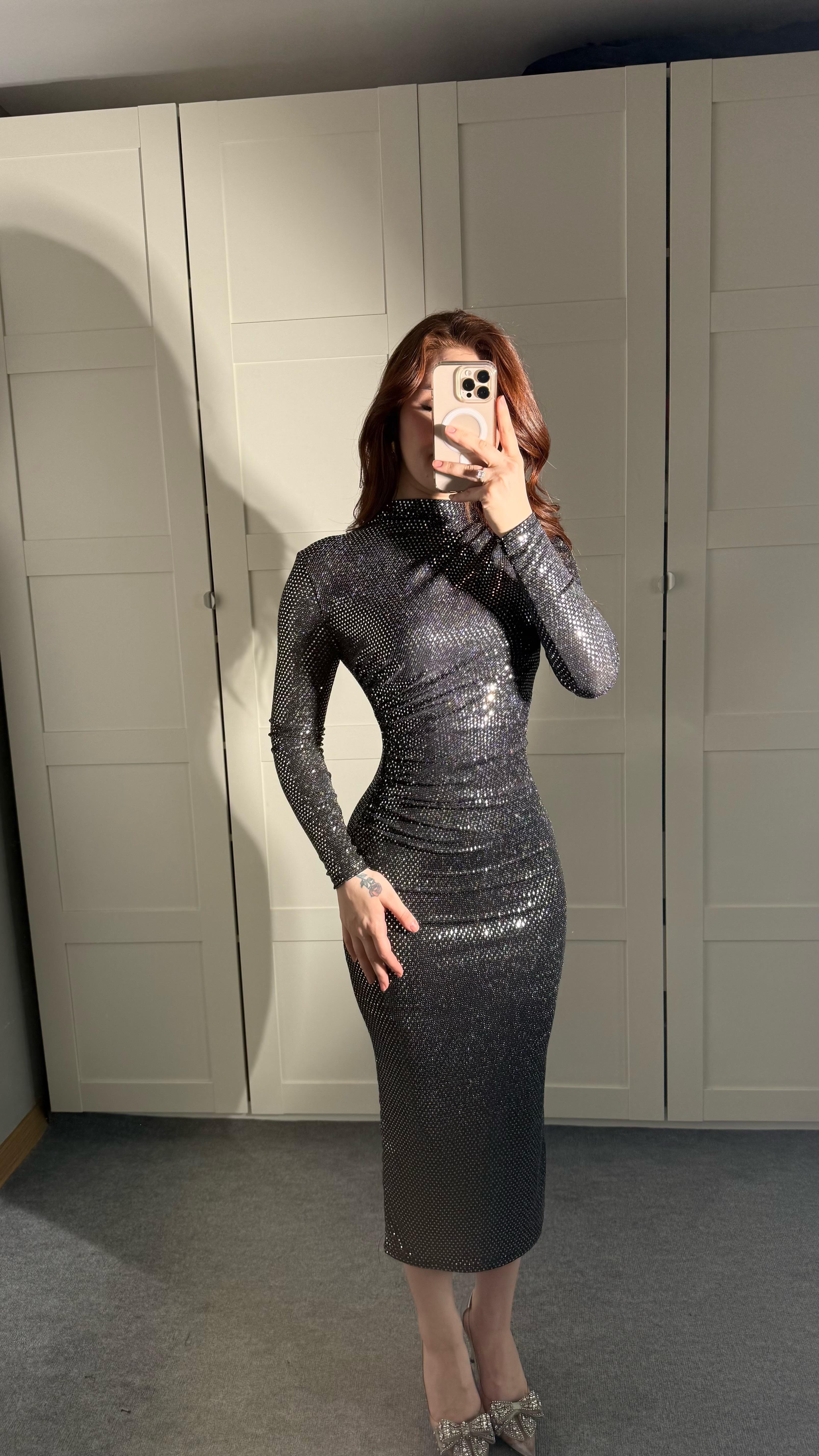 Pullu Drapeli Midi Elbise Gri