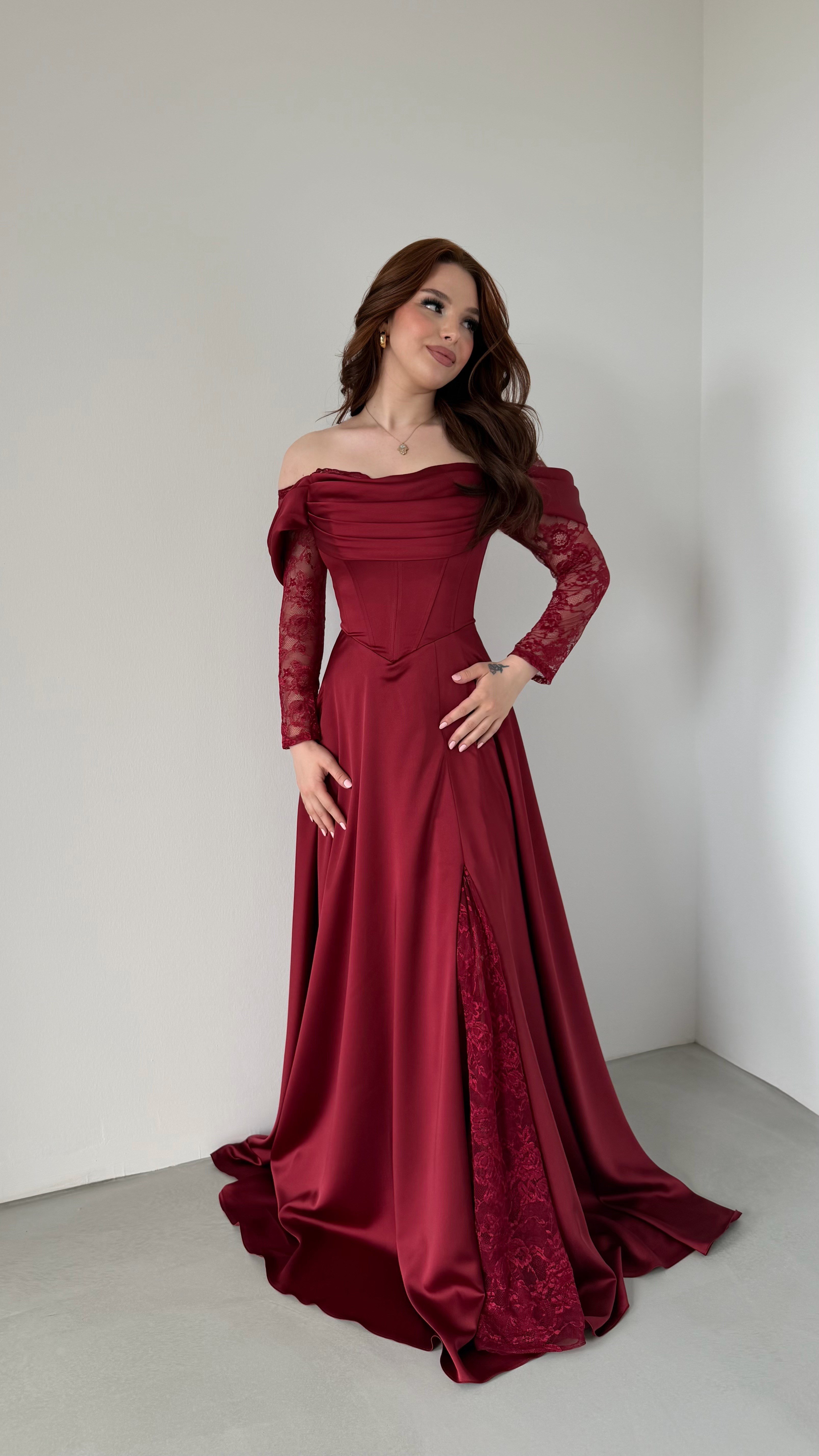 Royal Dantel Detaylı Bordo Abiye 