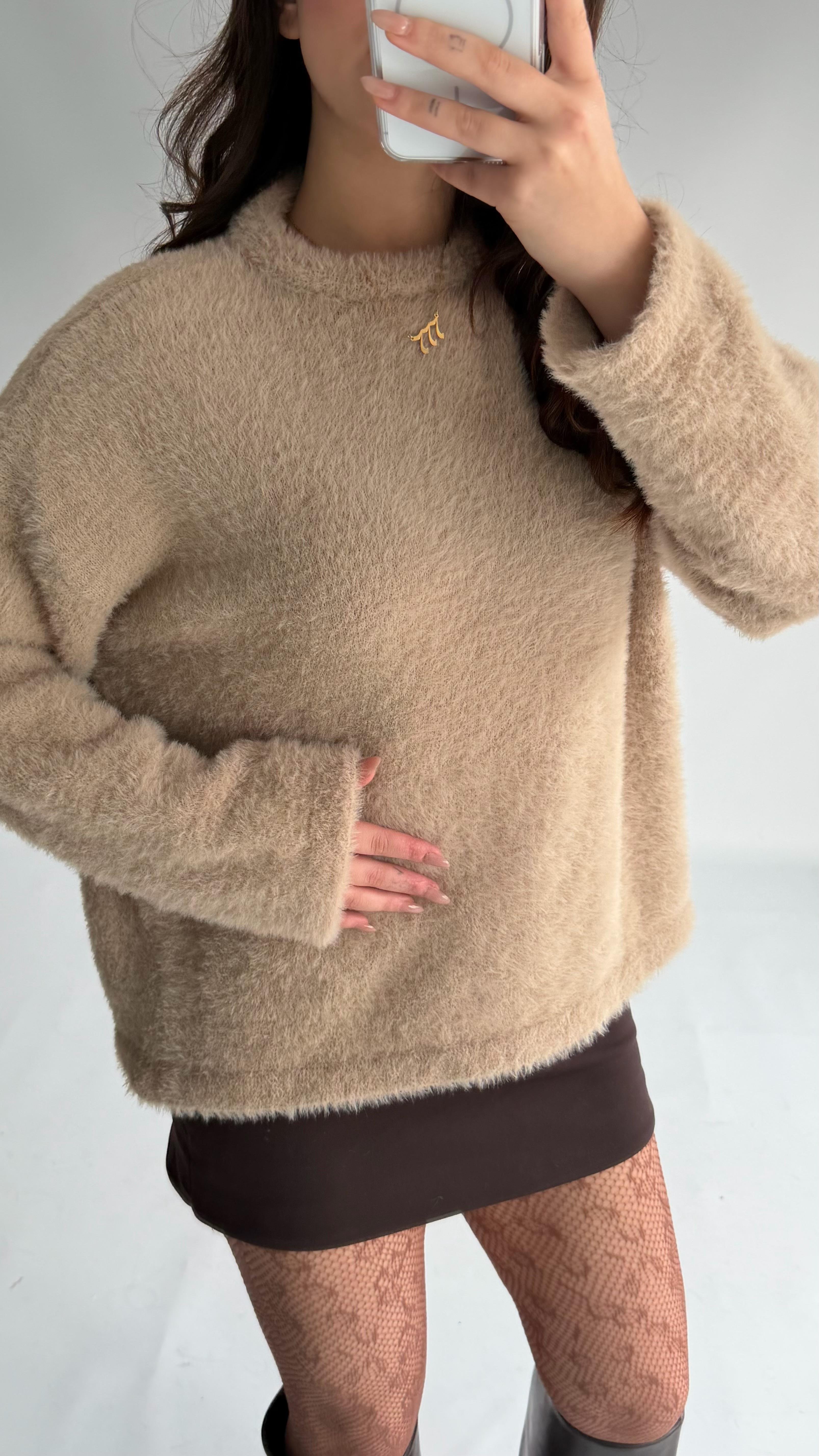 Sakallı Peluş Kazak Bej