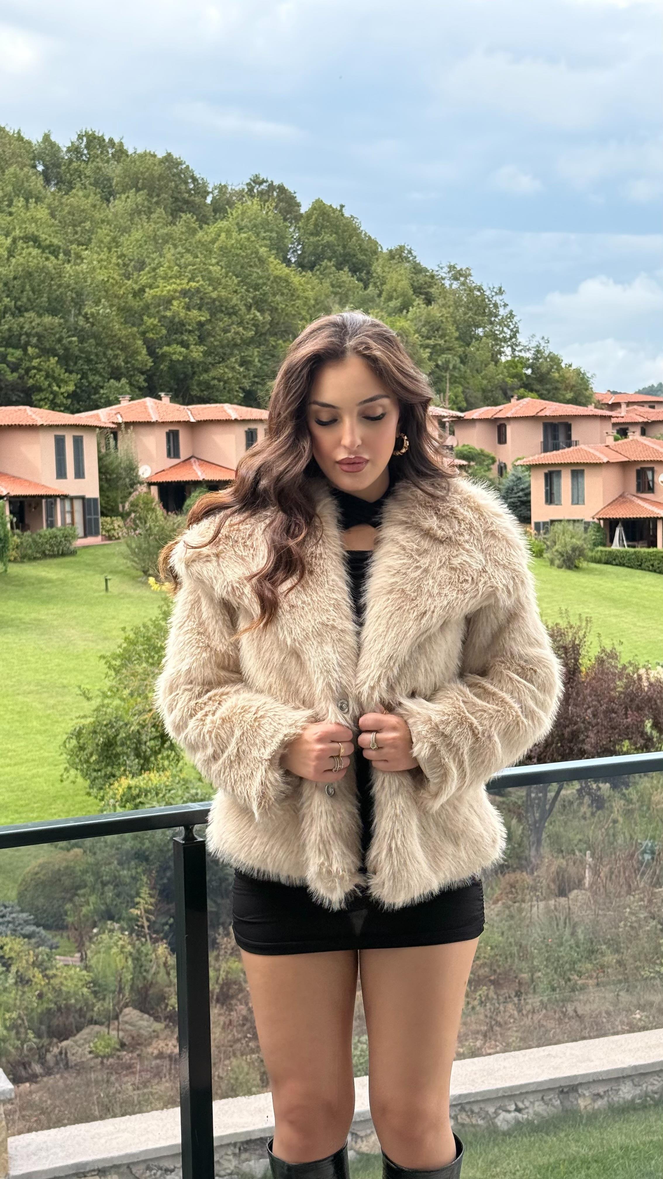 Şal Yaka Oversize Kürk Bej