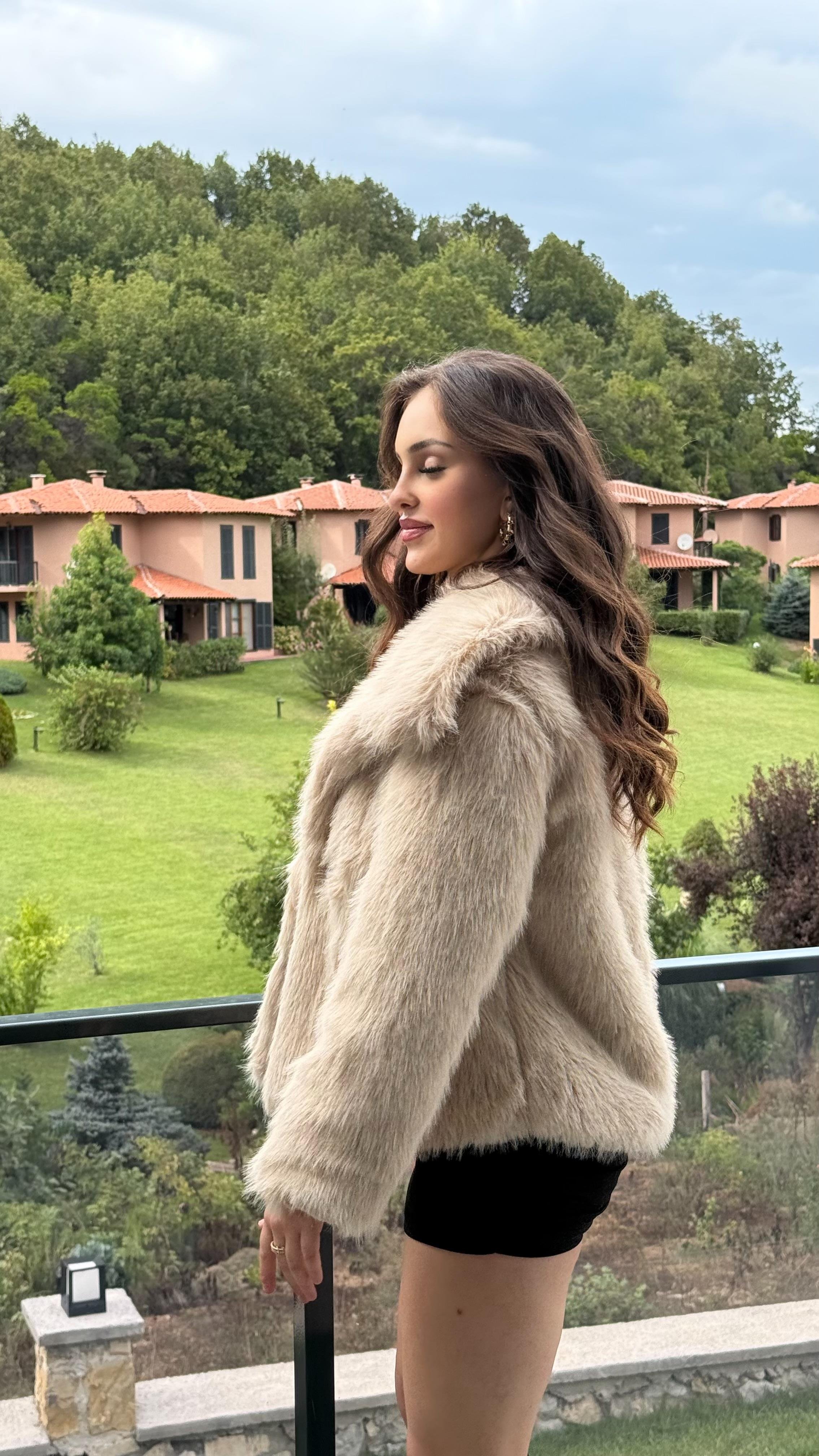 Şal Yaka Oversize Kürk Bej