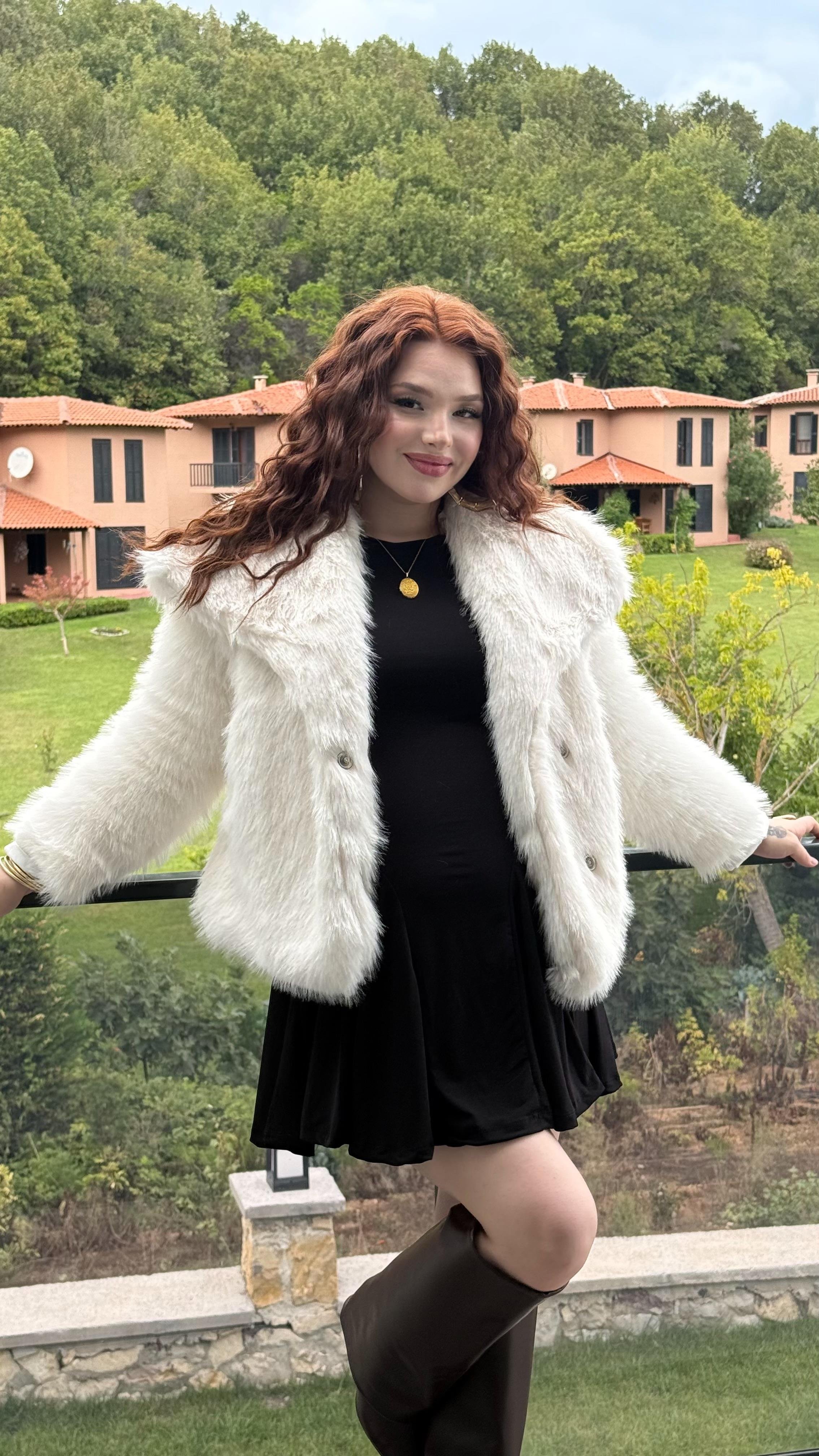 Şal Yaka Oversize Kürk Beyaz