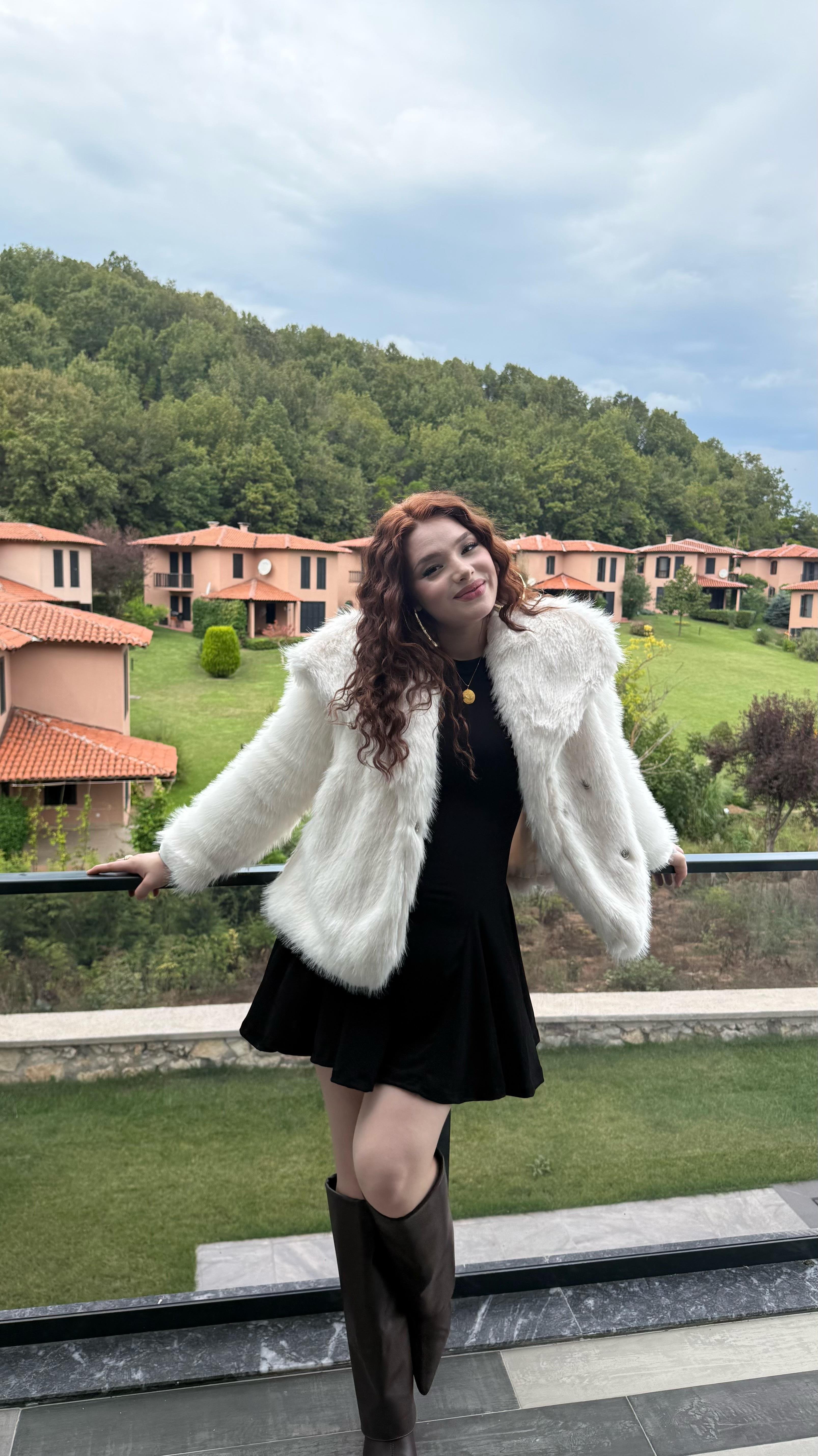Şal Yaka Oversize Kürk Beyaz