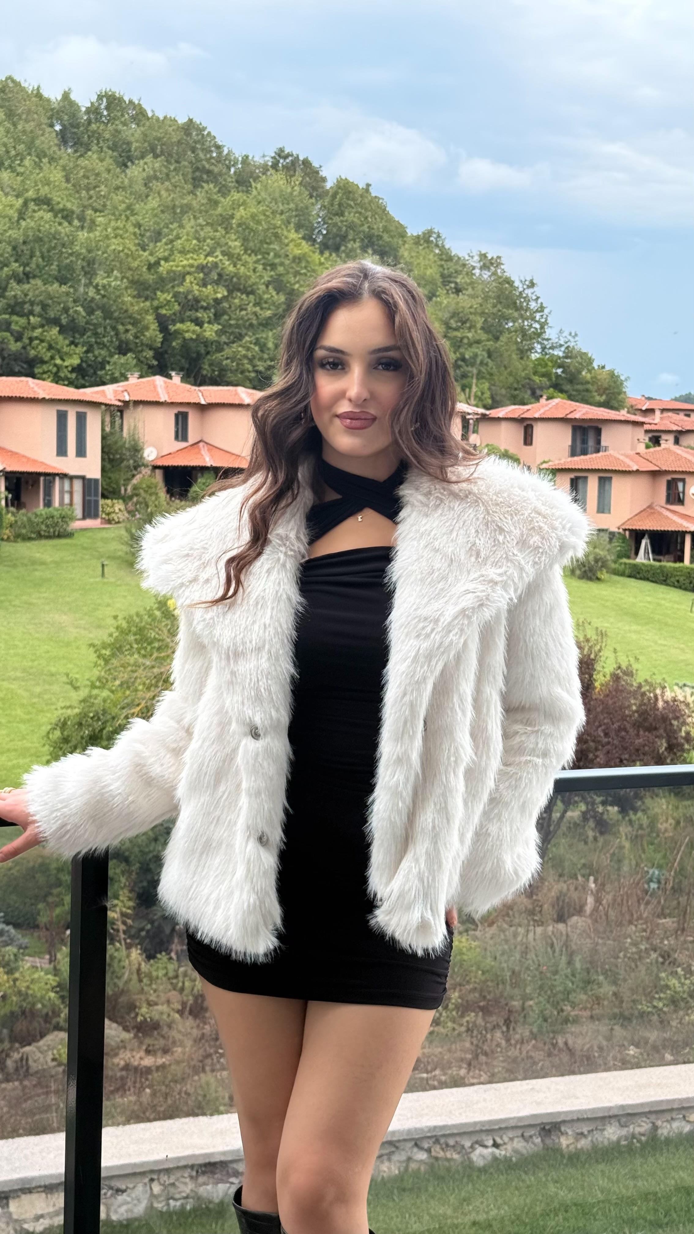 Şal Yaka Oversize Kürk Beyaz