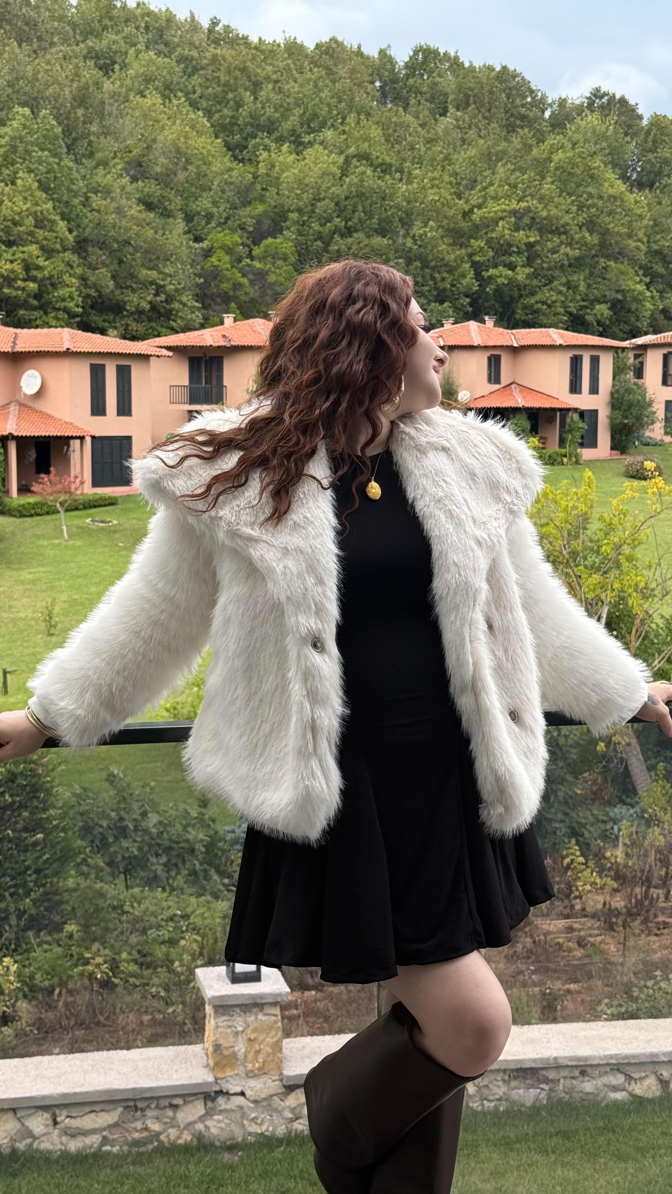 Şal Yaka Oversize Kürk Beyaz