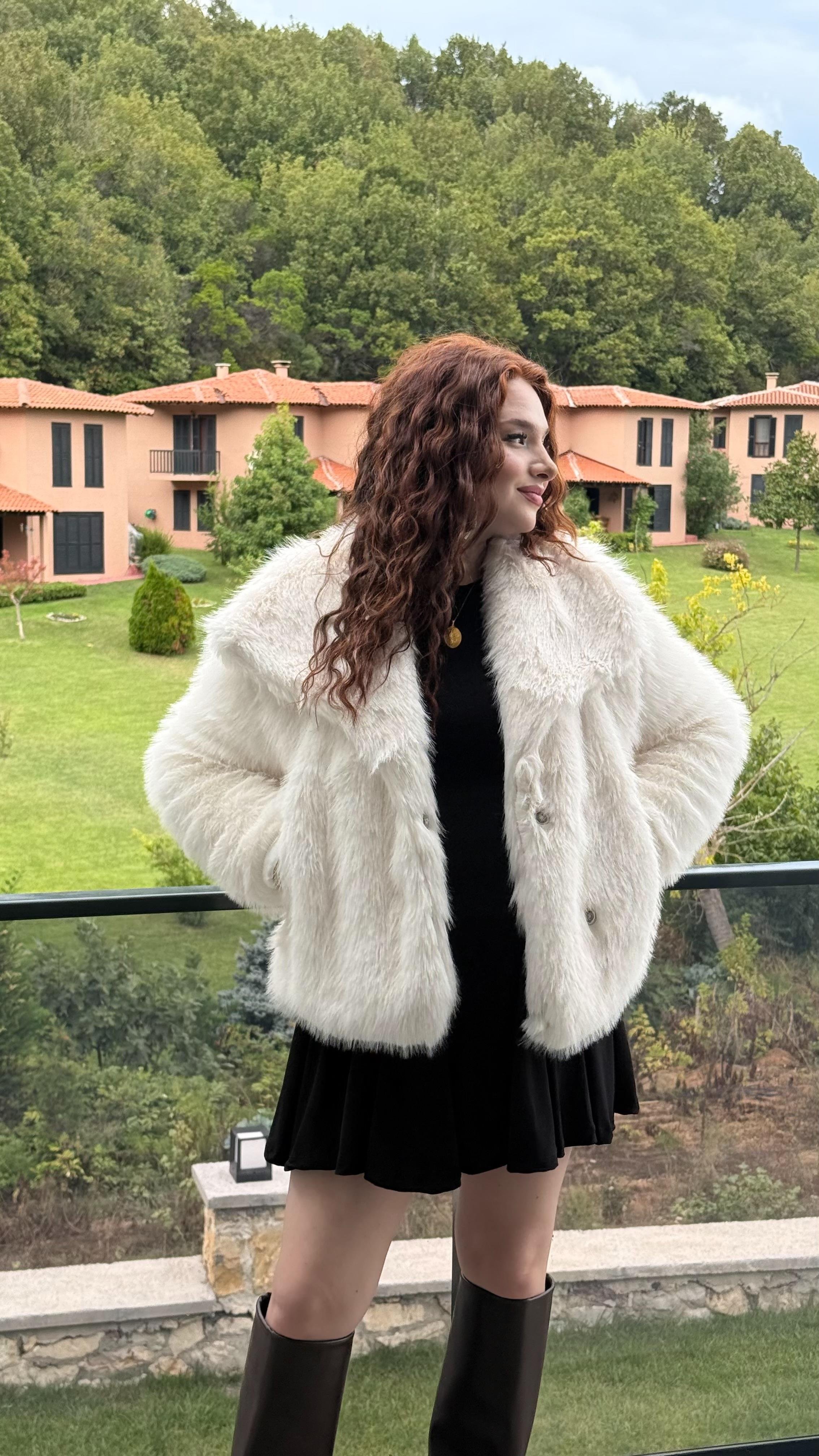 Şal Yaka Oversize Kürk Beyaz