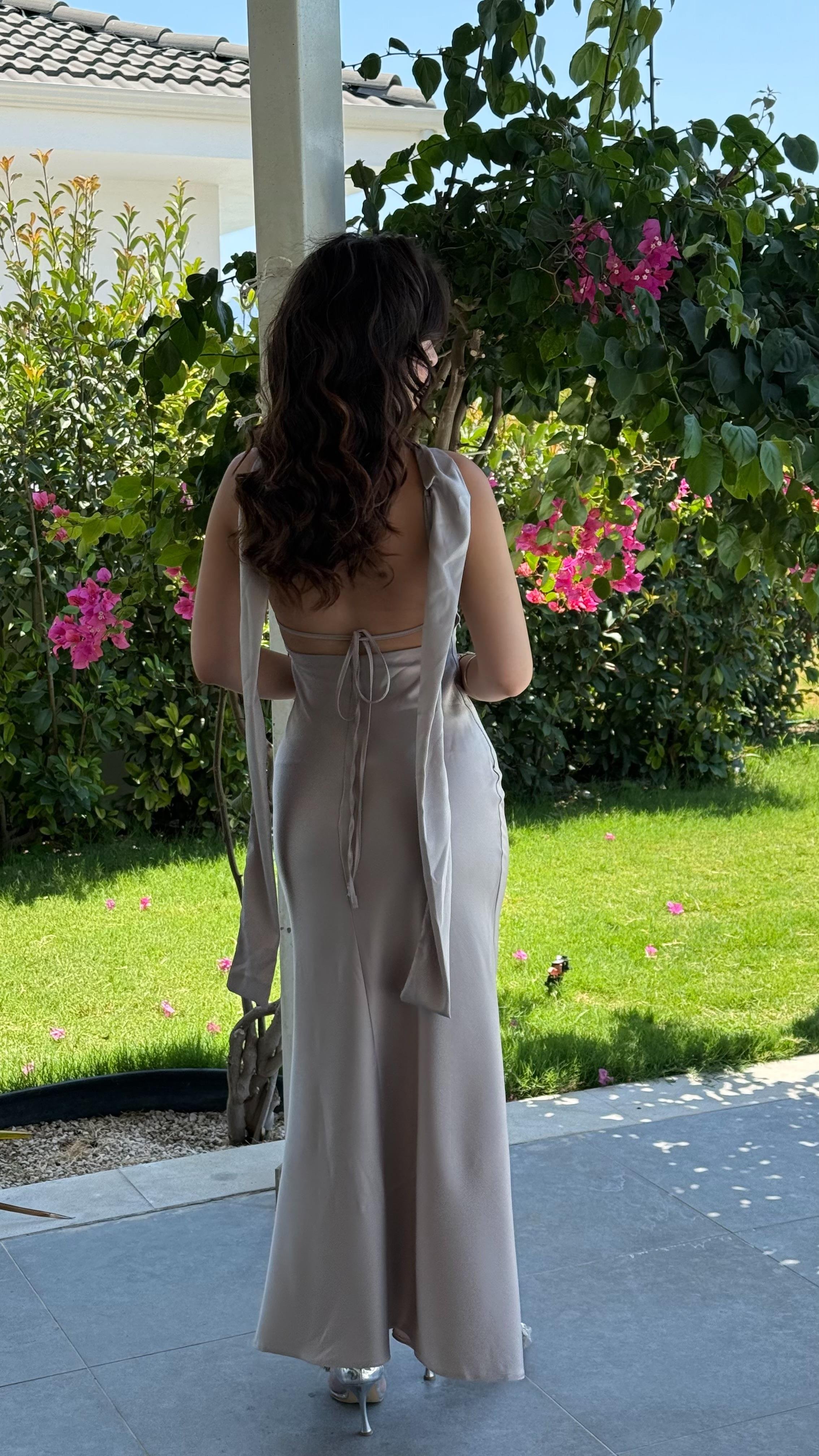 Saten Fularlı Elbise Bej 