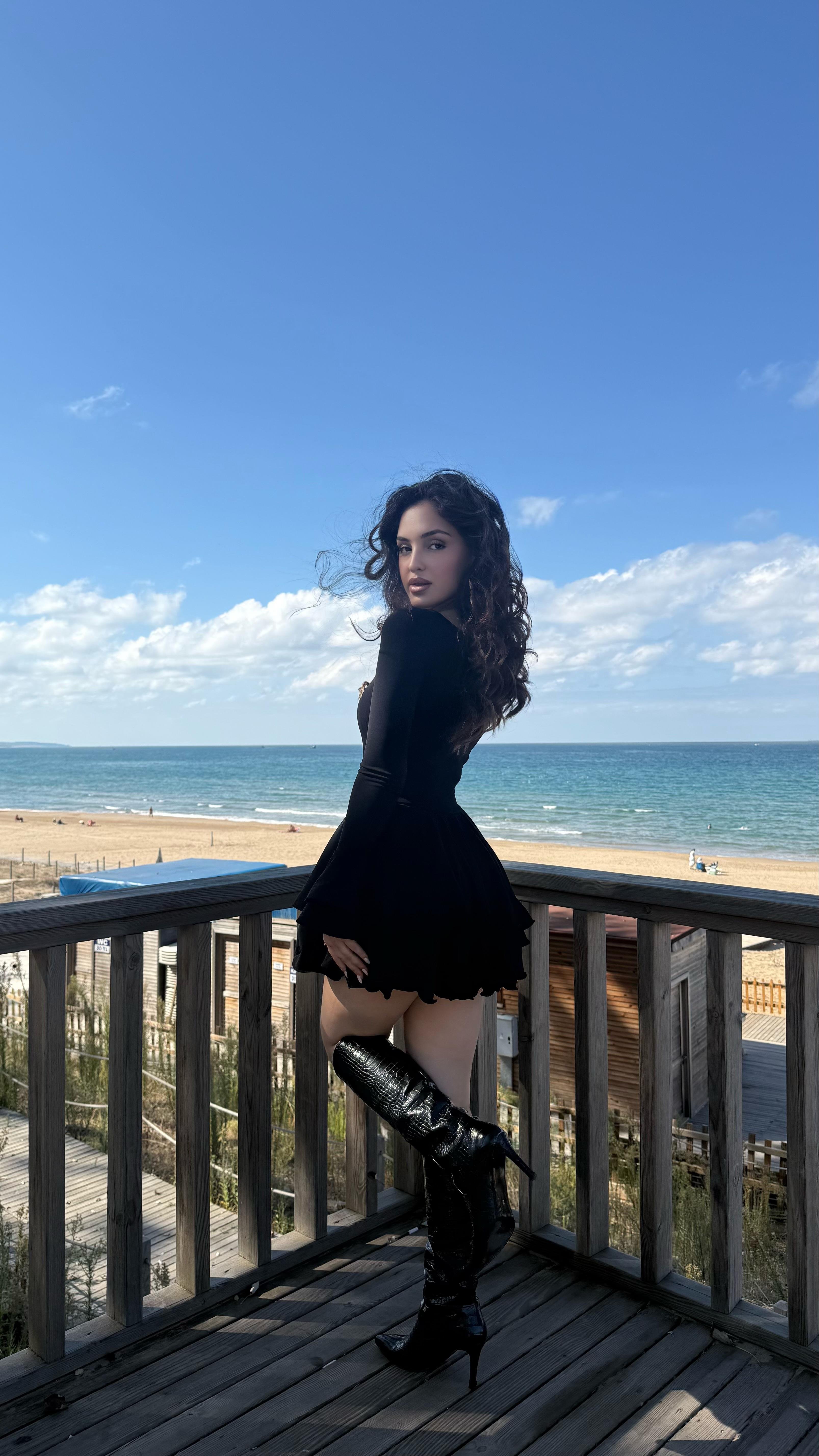Scarlet Mini Sandy Şortlu Elbise Siyah