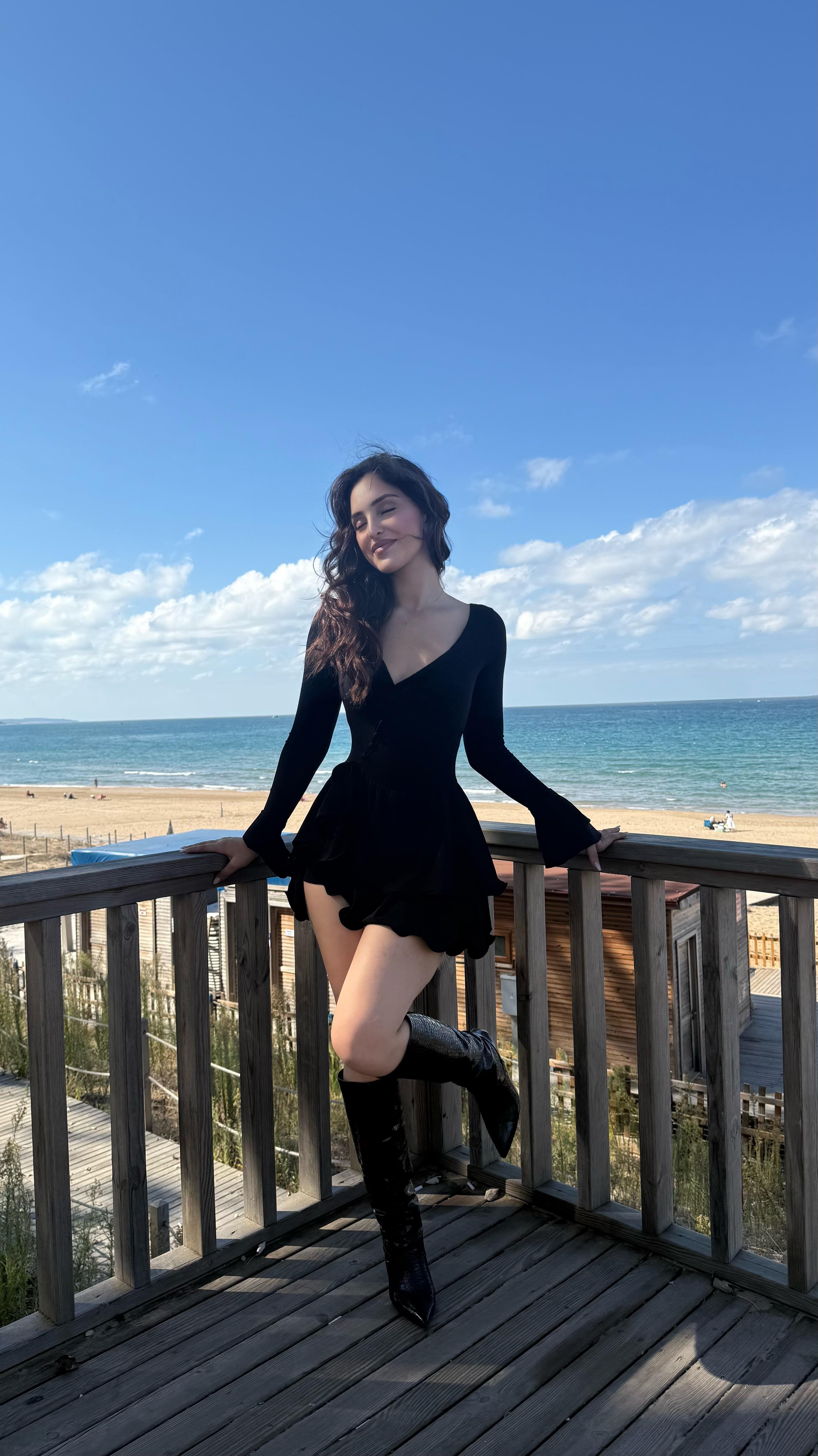 Scarlet Mini Sandy Şortlu Elbise Siyah