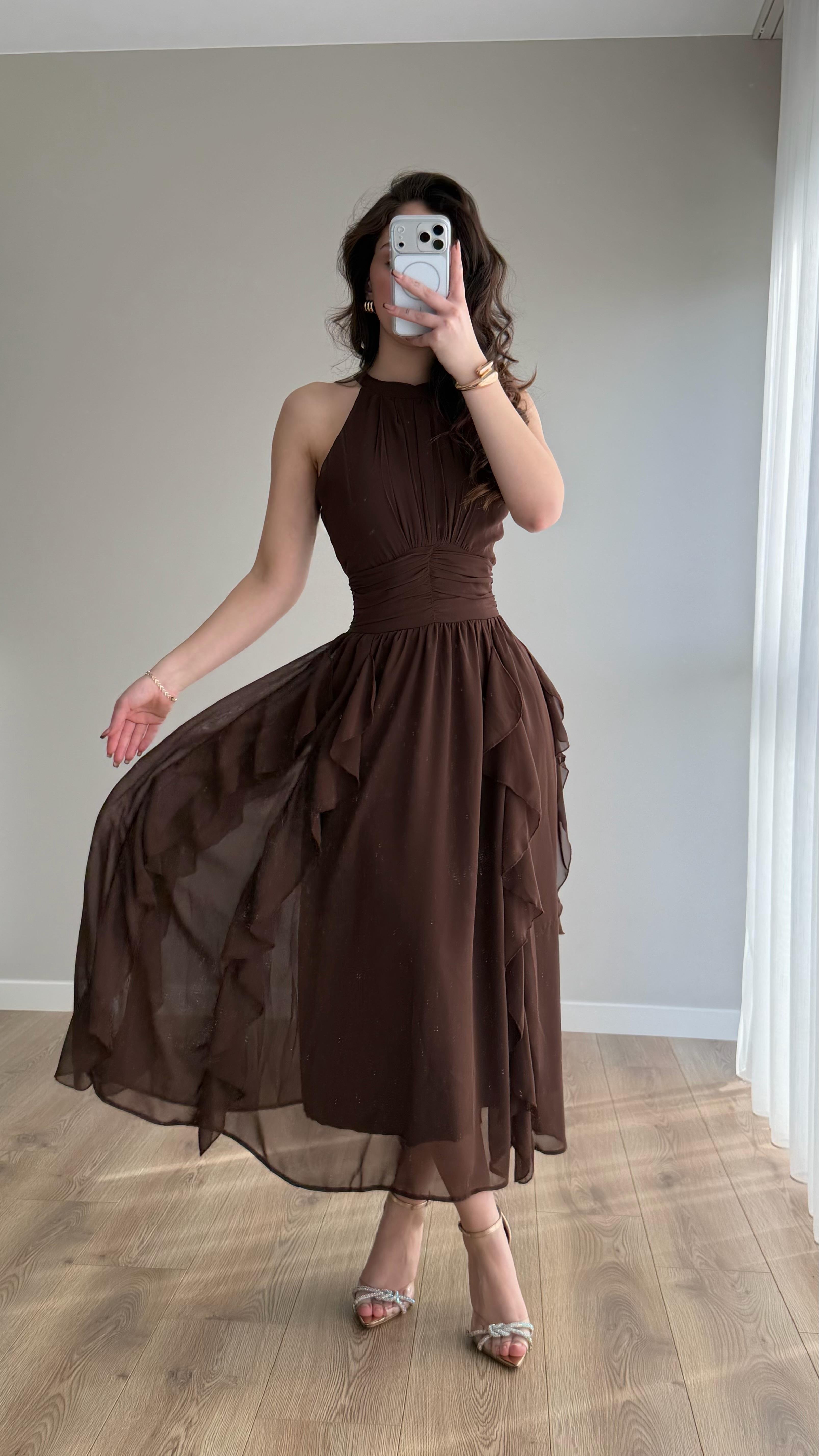Şifon Drape Yaka Fırfırlı Elbise Kahverengi