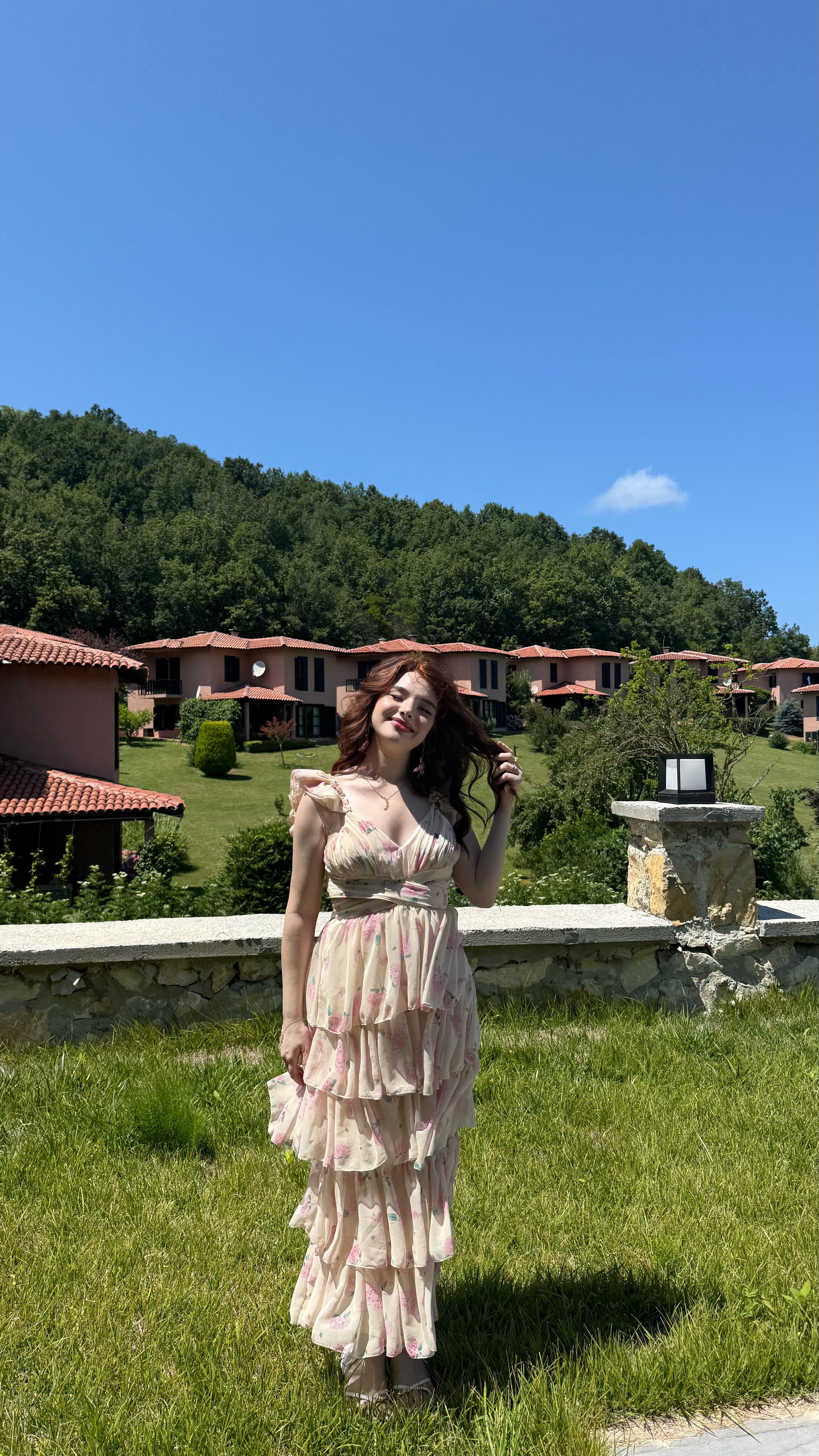 Sırt Dekolteli Katkatlı Elbise Çiçekli Sarı