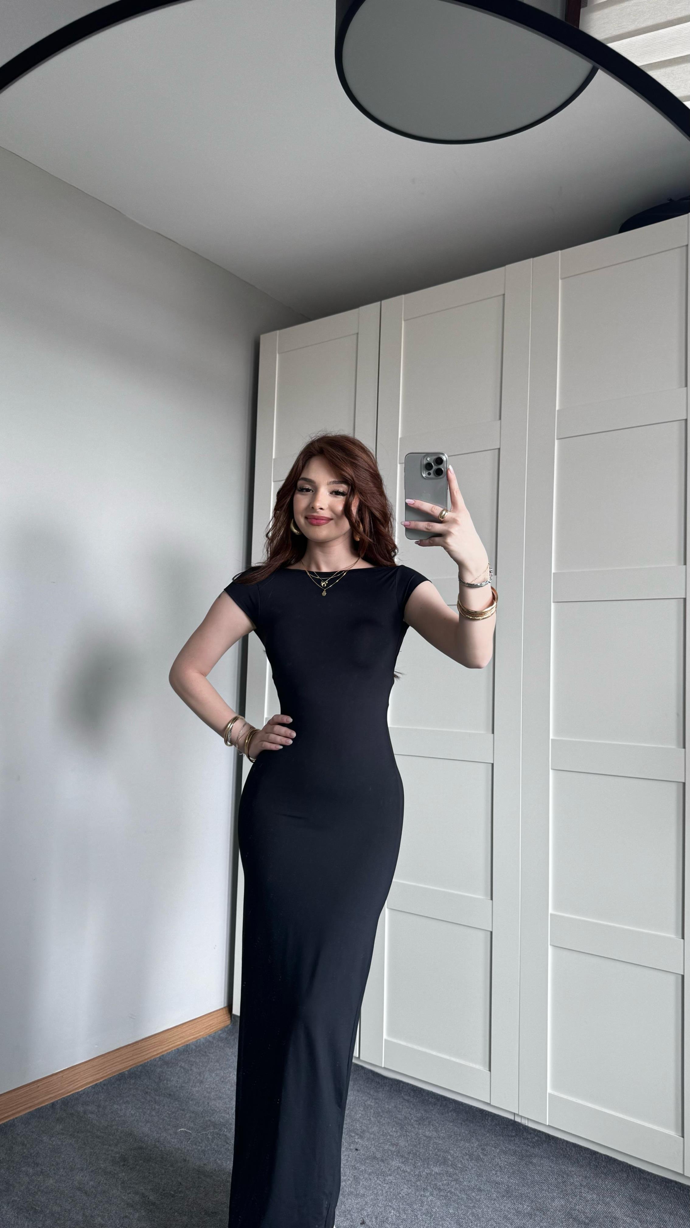 Sırt Dekolteli Siyah Kısa Kol Elbise 