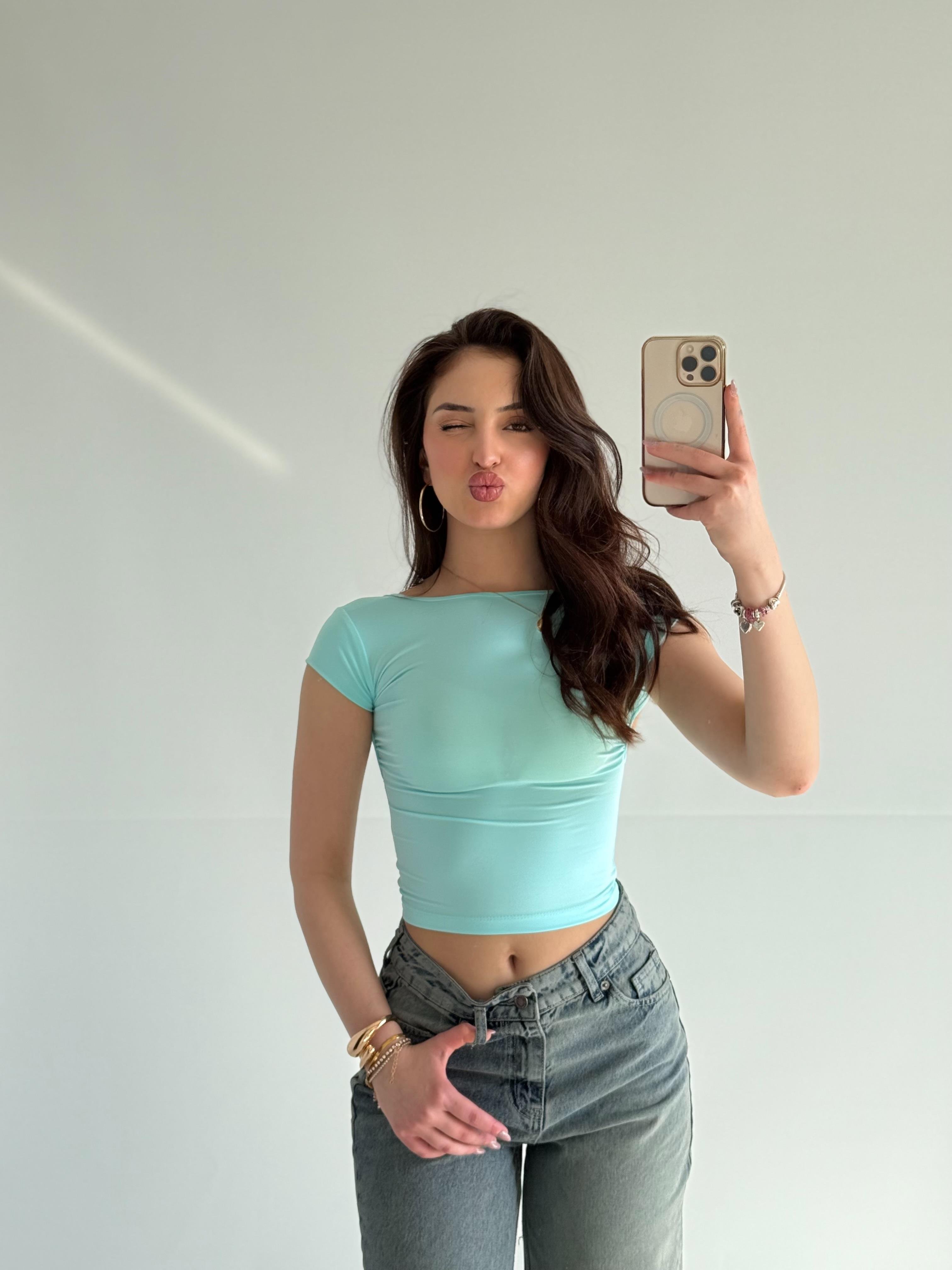 Sırtı Açık Kısa Kol Crop Bebe Mavisi