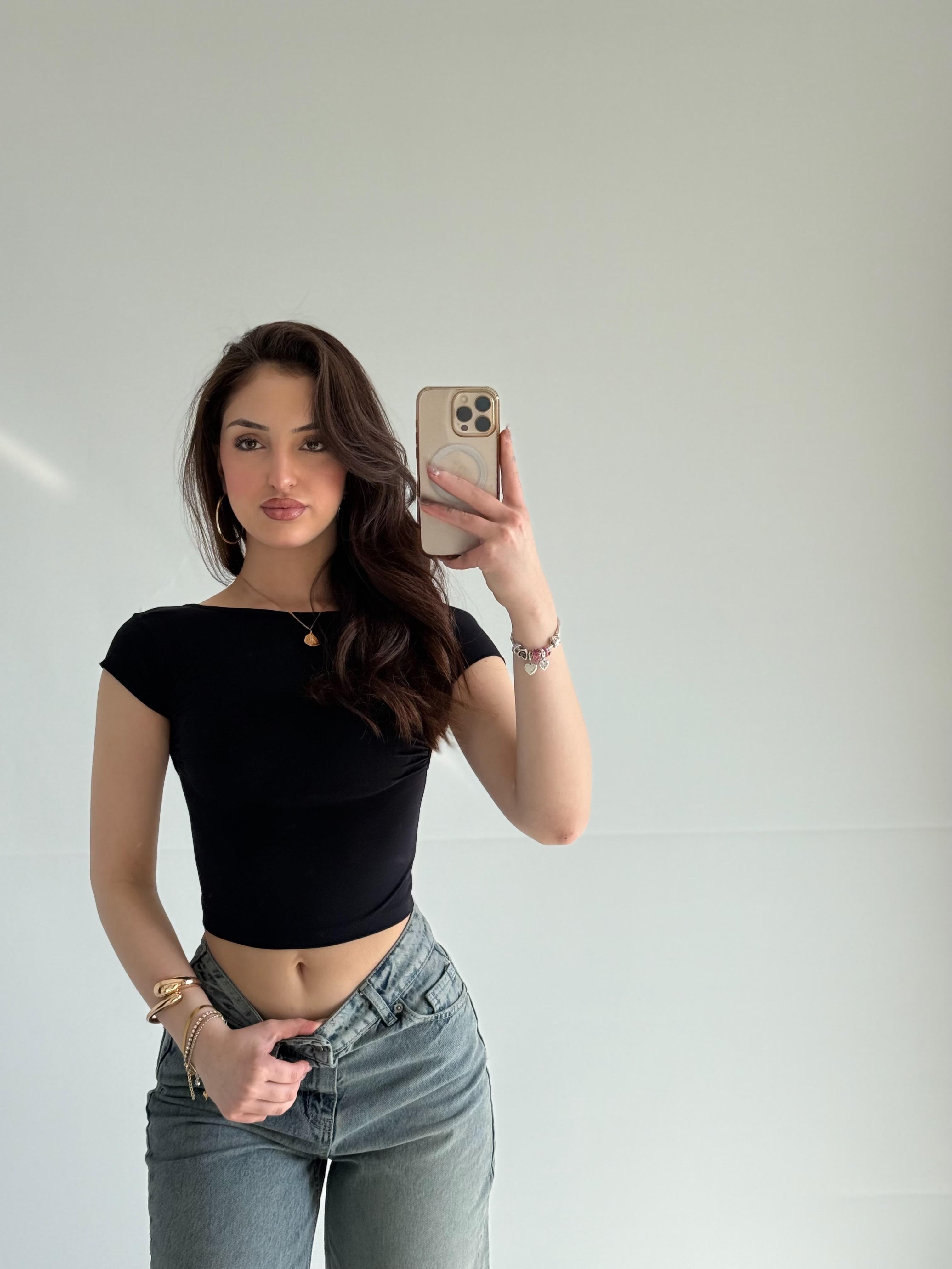 Sırtı Açık Kısa Kol Crop Siyah