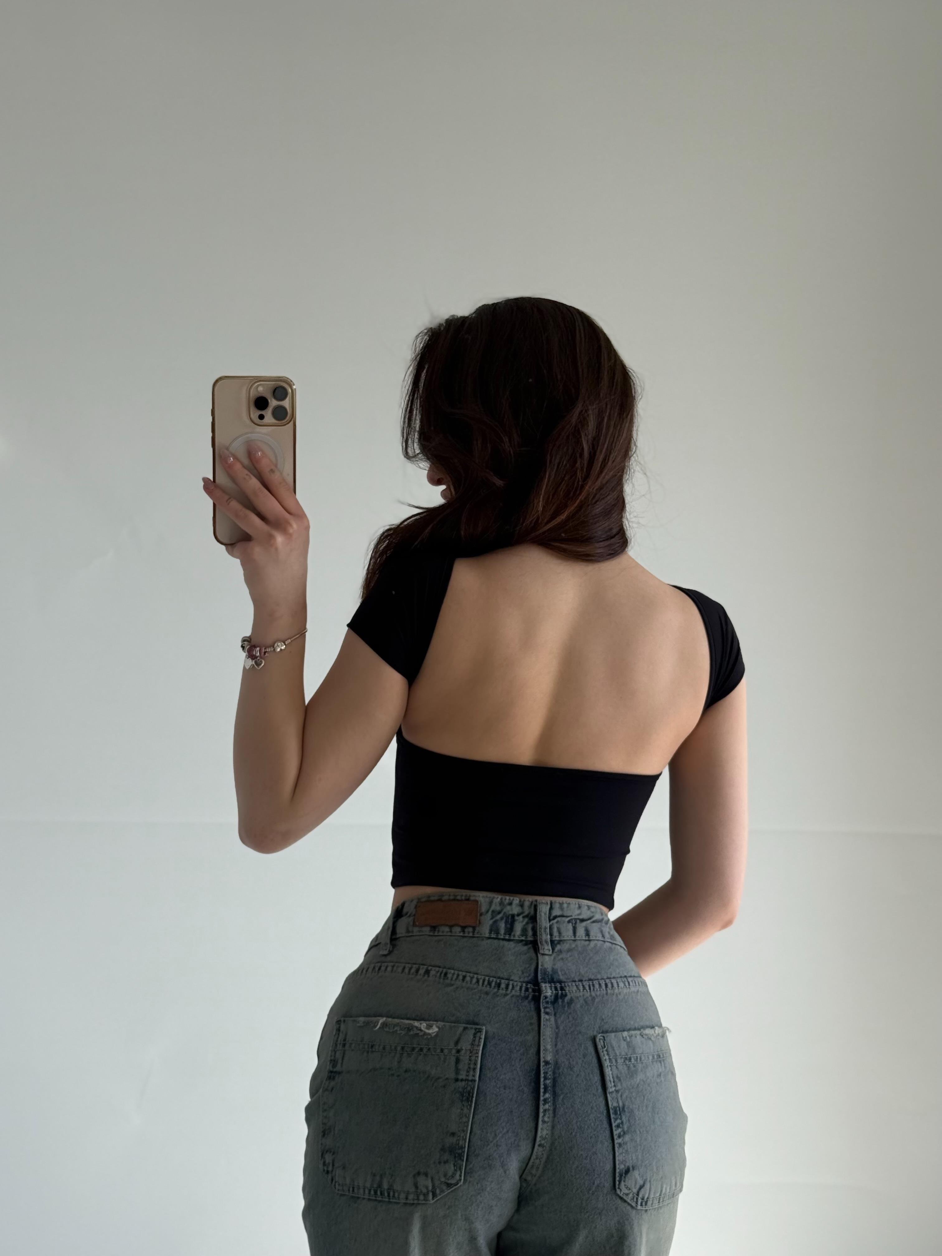 Sırtı Açık Kısa Kol Crop Siyah