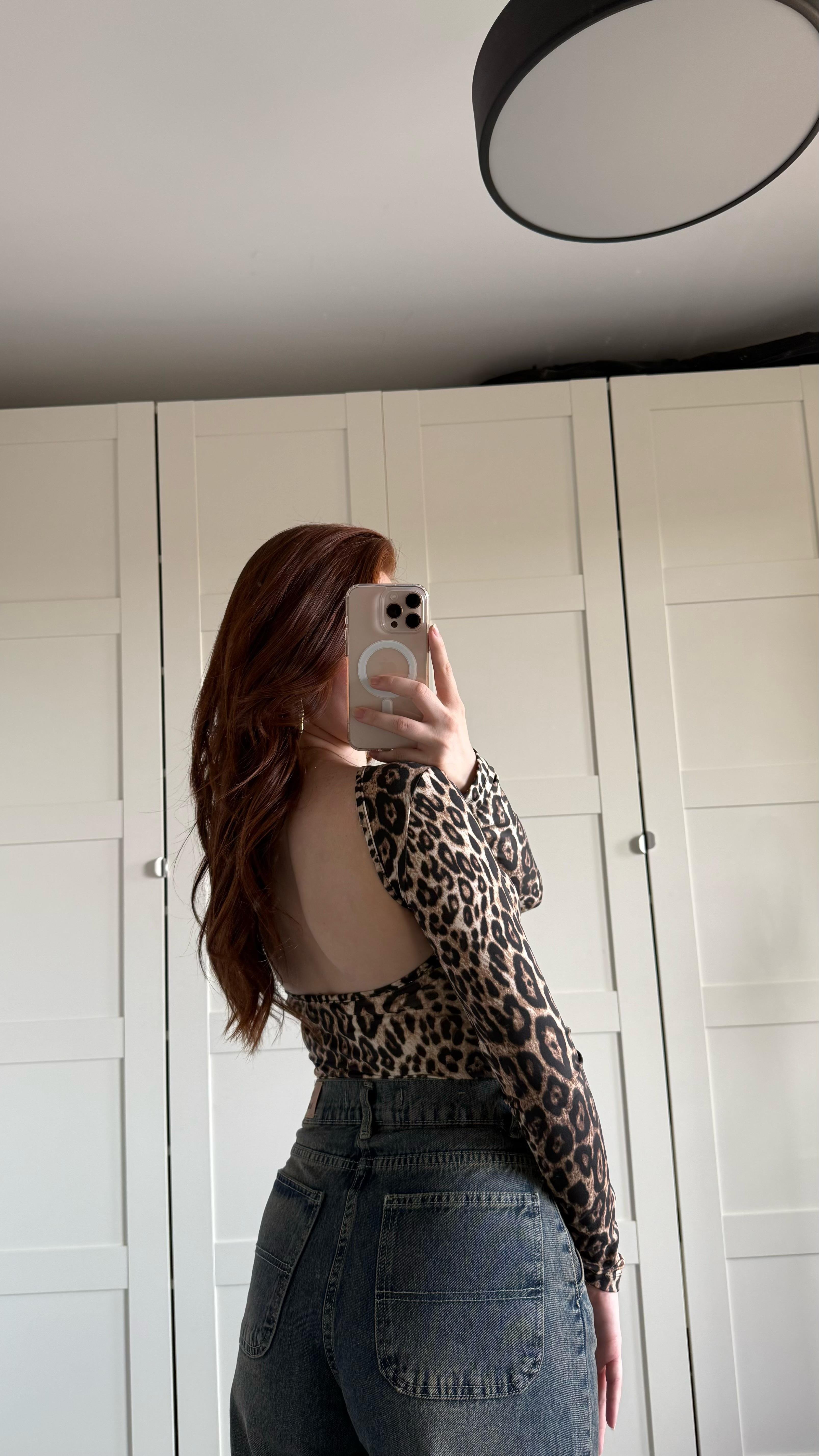 Sırtı Açık Uzun Kol Bluz Leopar