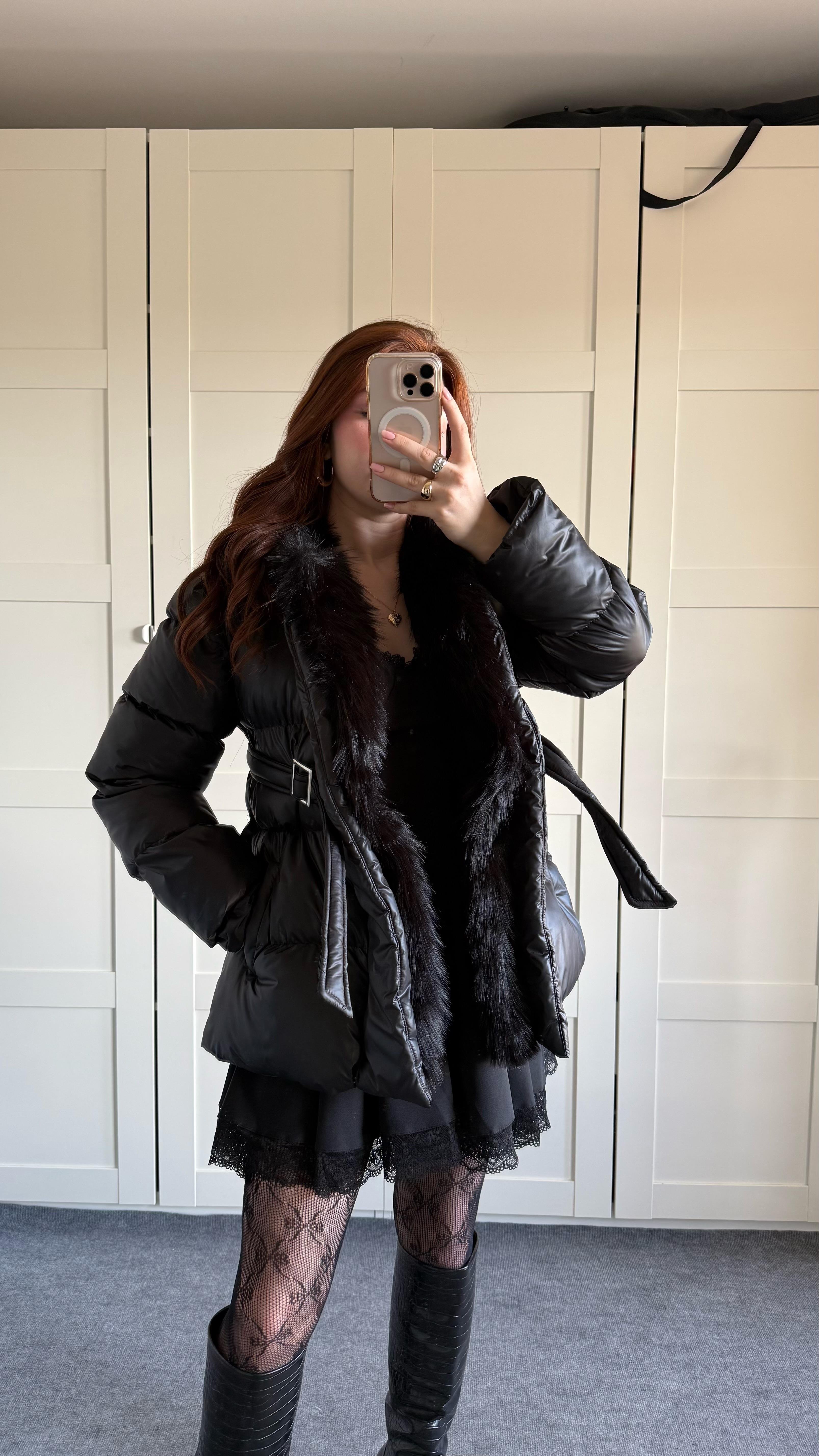 Şişme Kürk Yaka Tasarımlı Mont Siyah