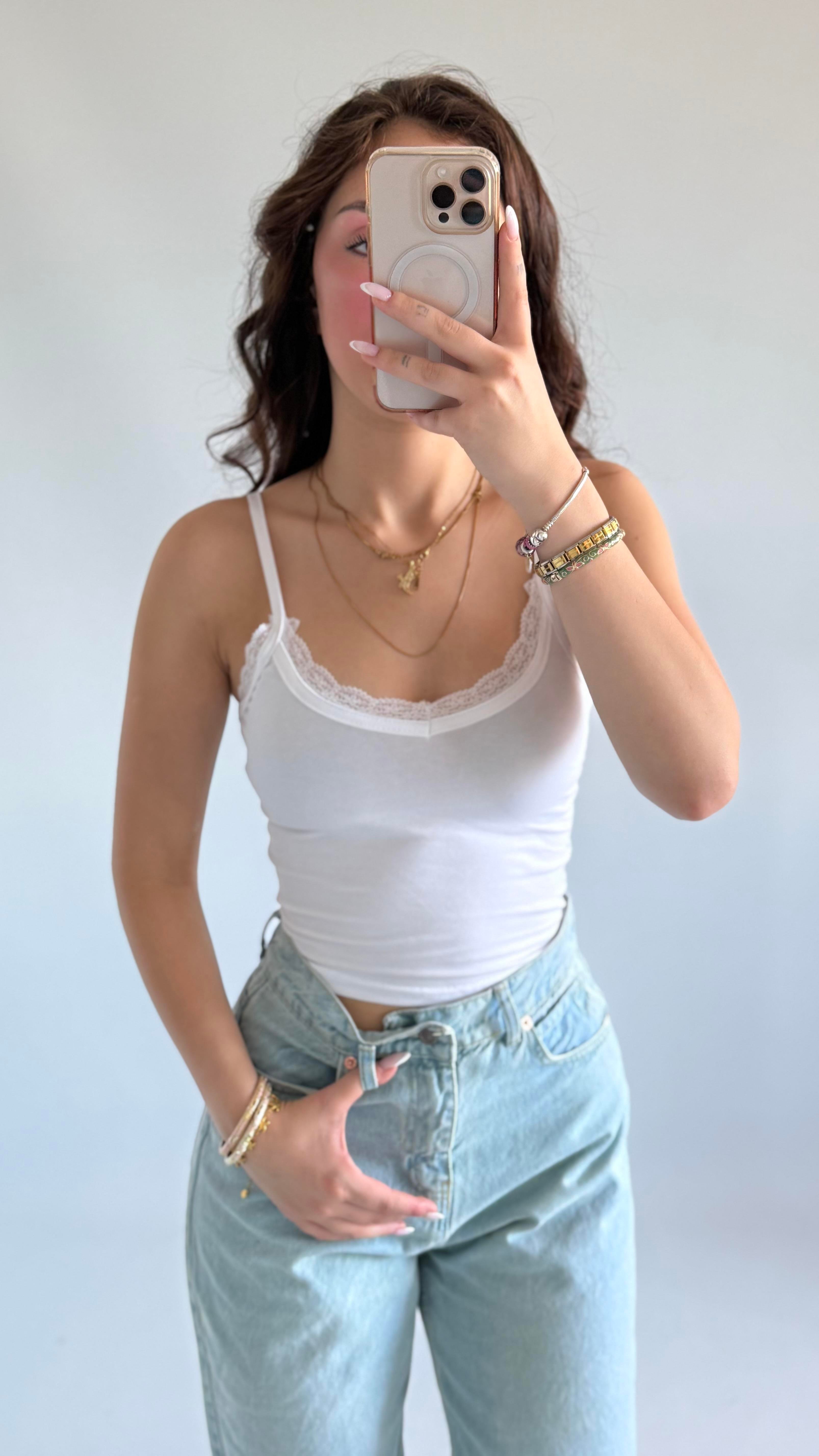 Sitty Dantel Detay Crop Beyaz