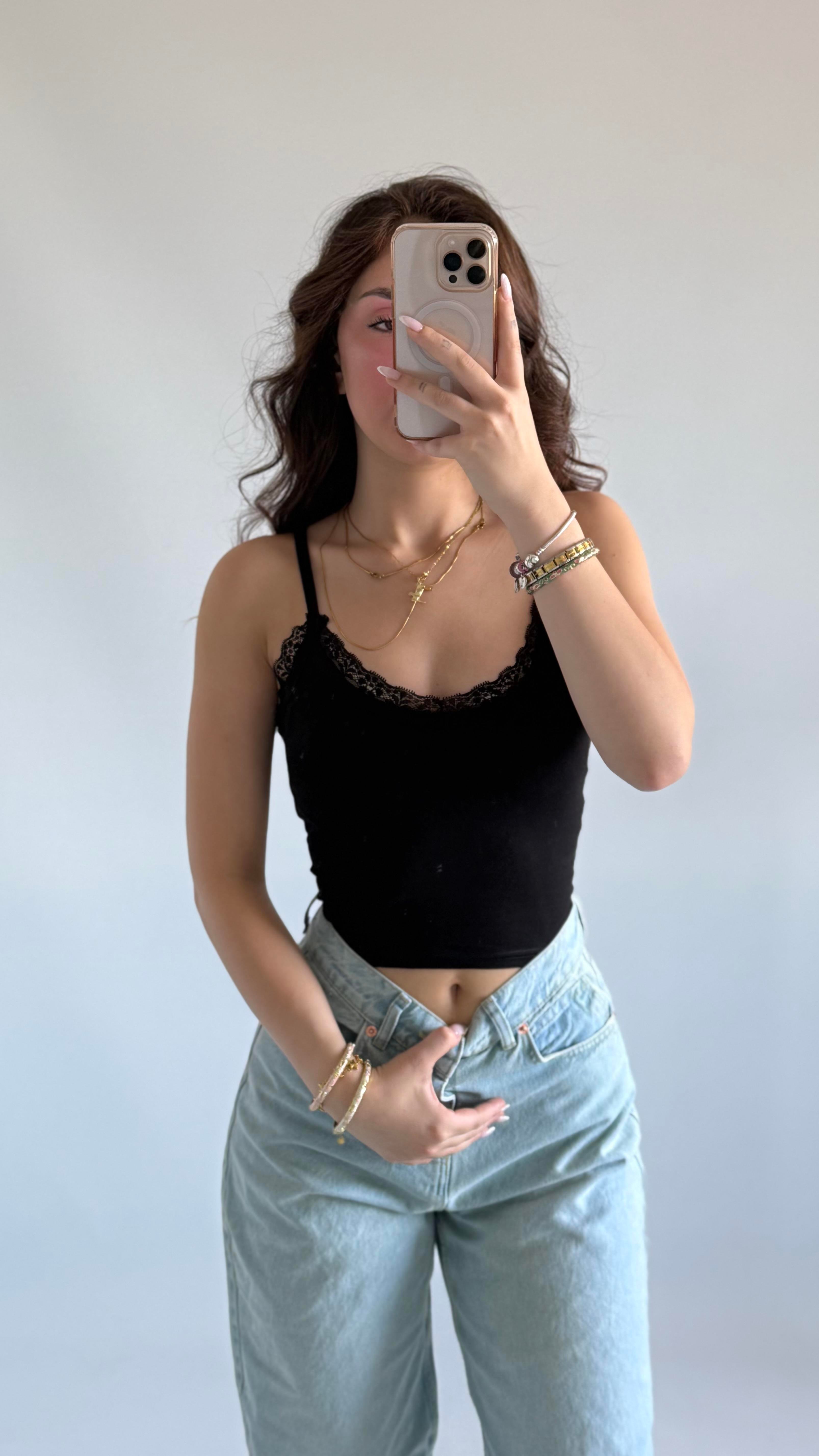 Sitty Dantel Detay Crop Siyah