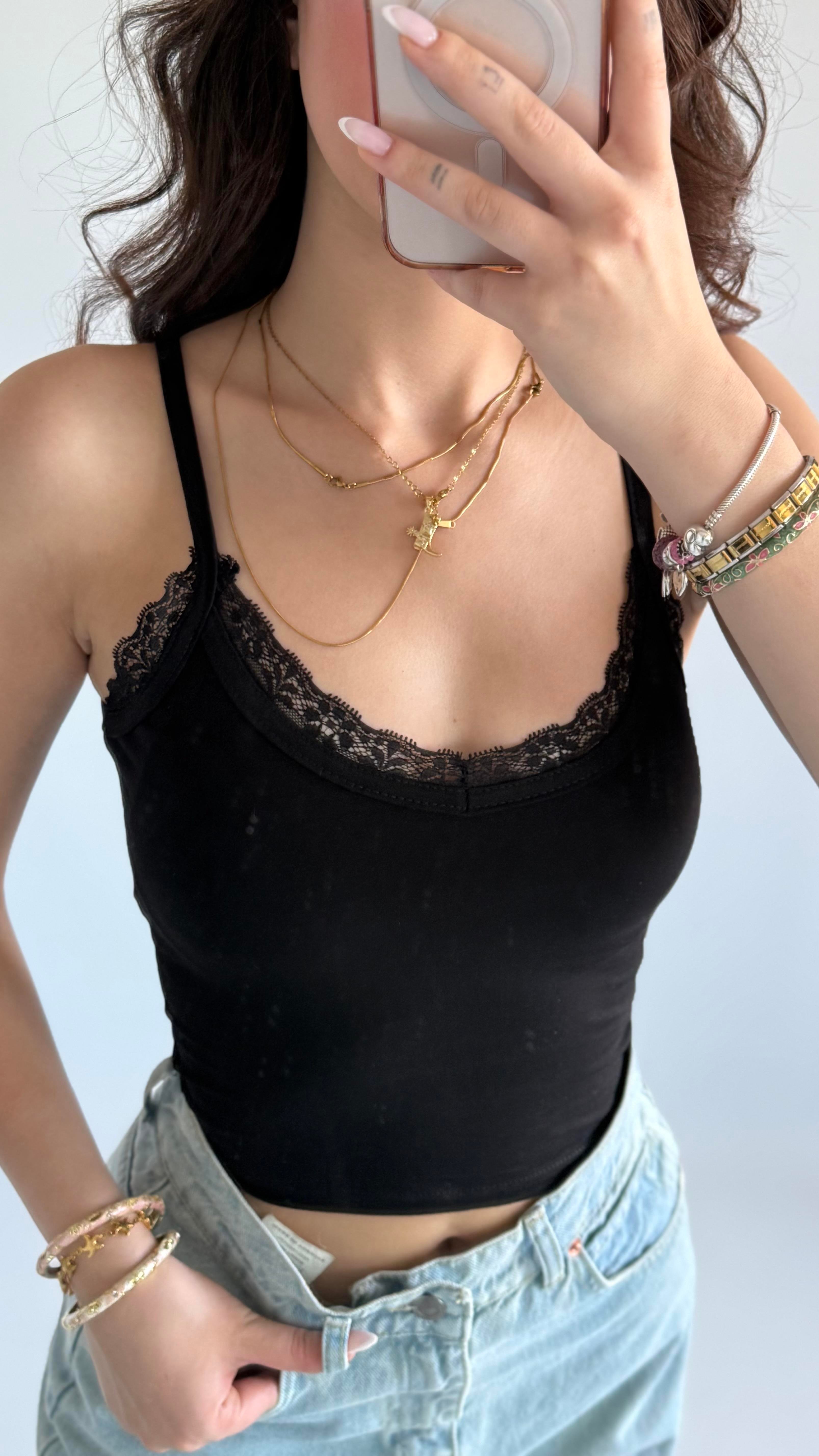 Sitty Dantel Detay Crop Siyah